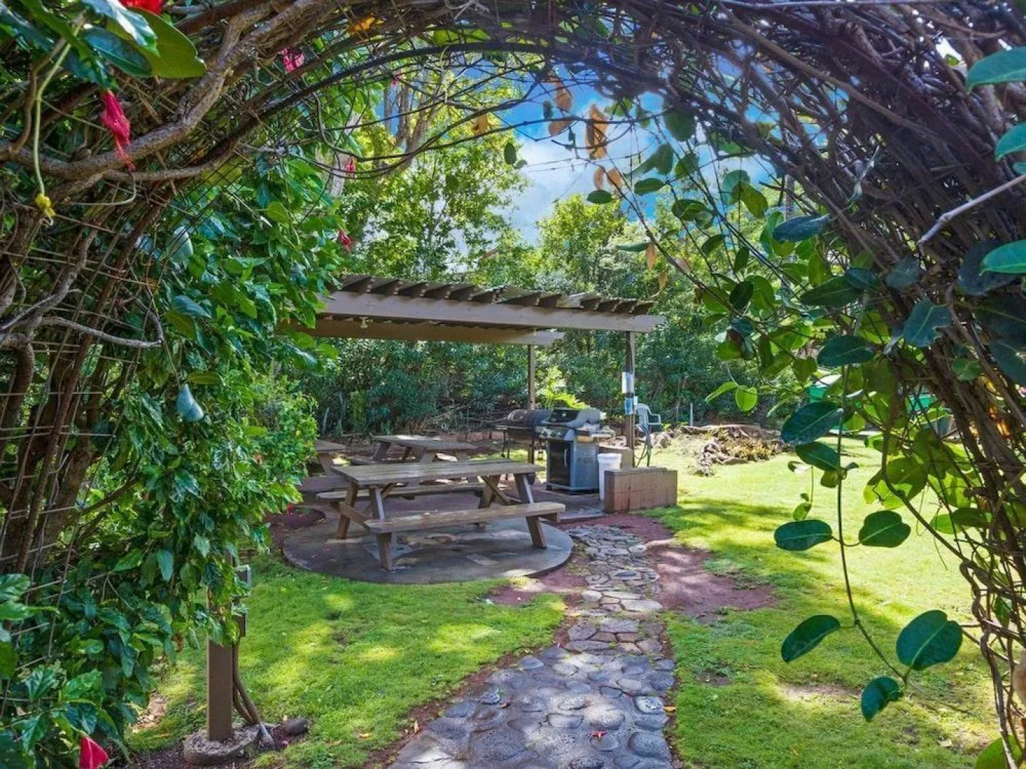 Lahaina Luxury Beach Condos