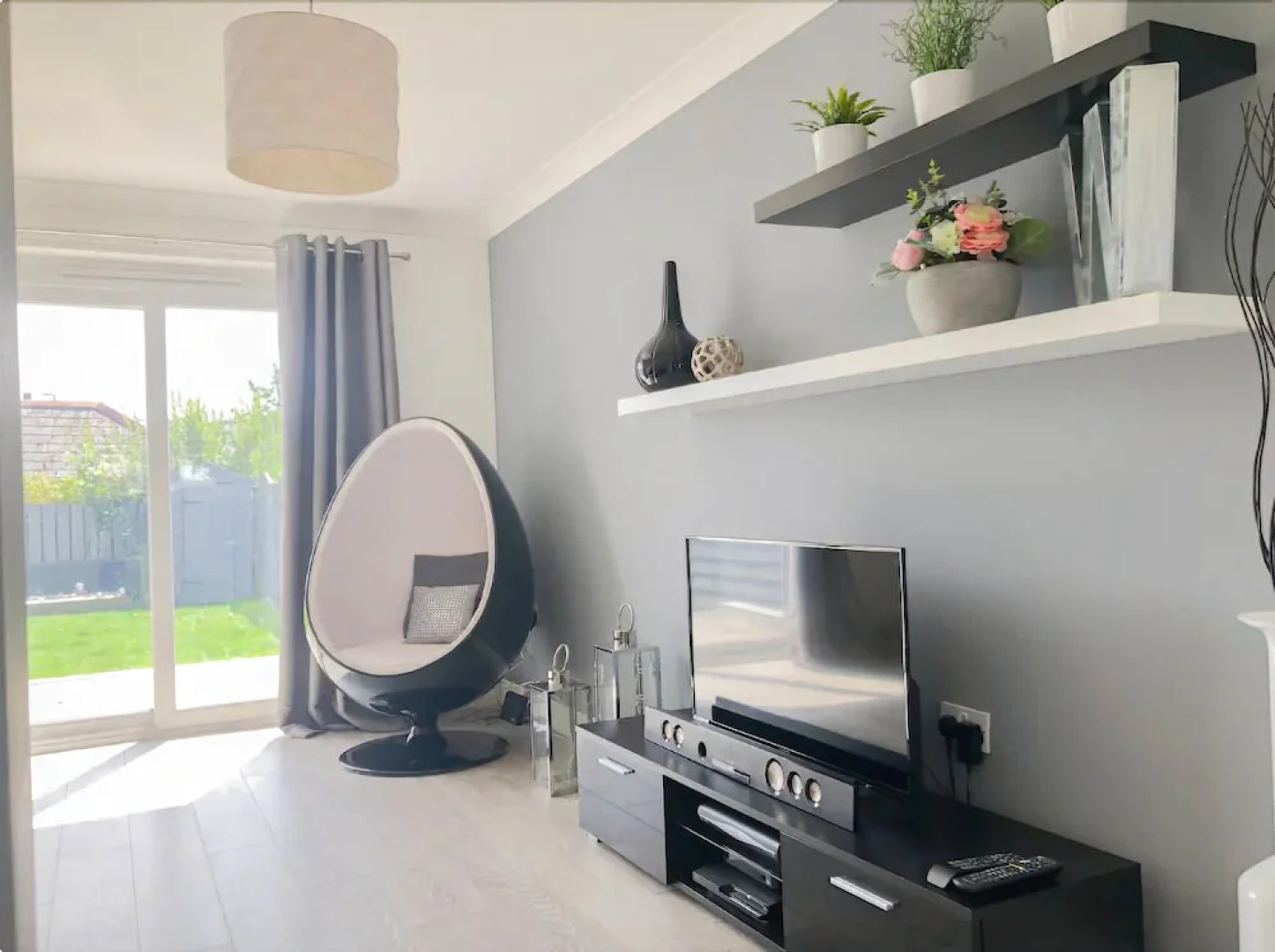 Lux Blu - Vinery Meadow