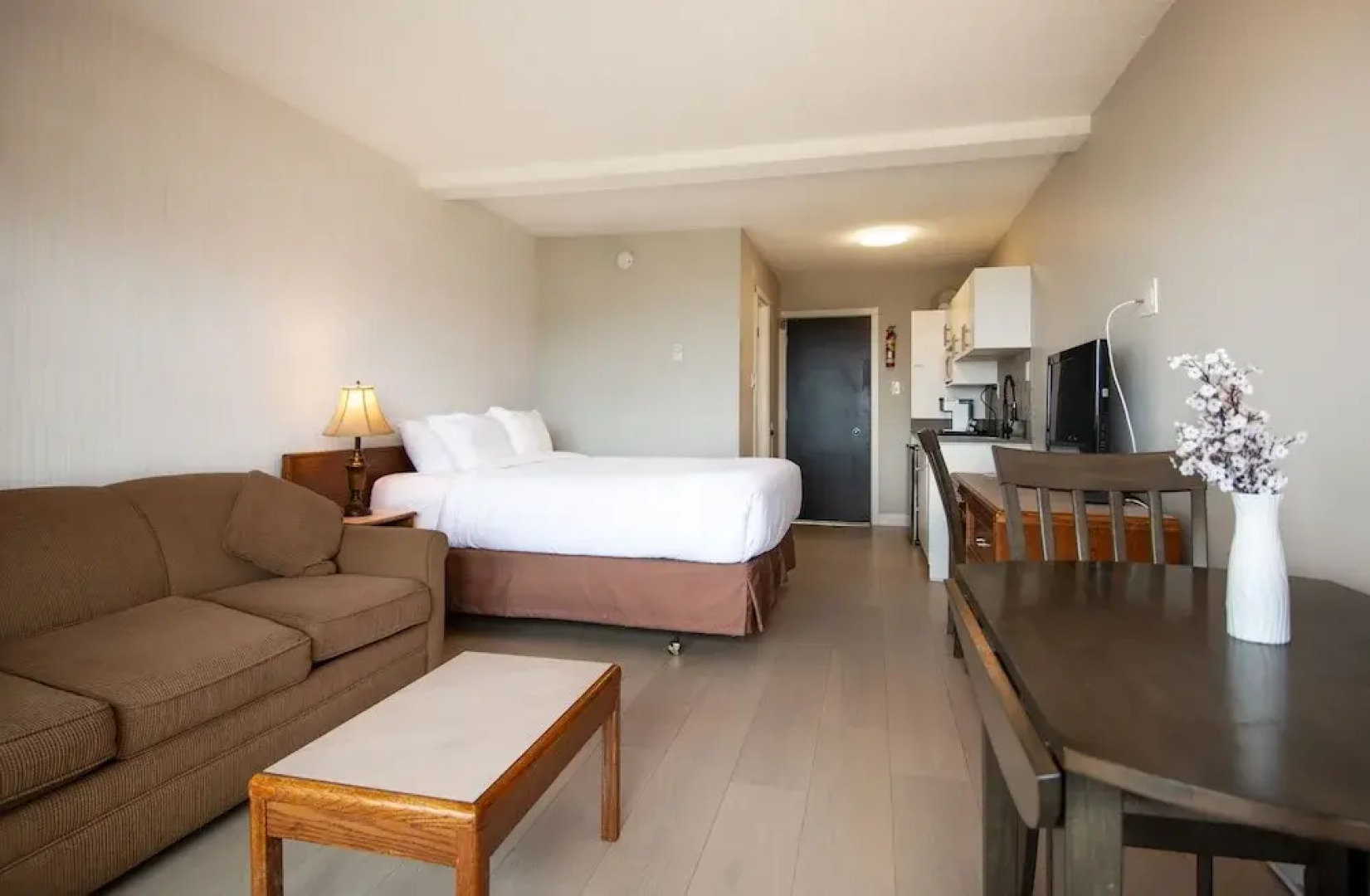 Sea Edge Beachside Hotel