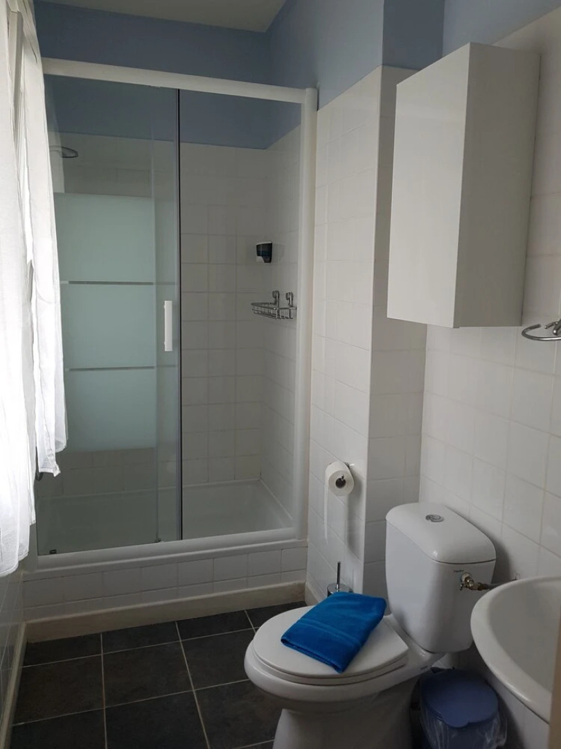 A L'ombre Du Clocher