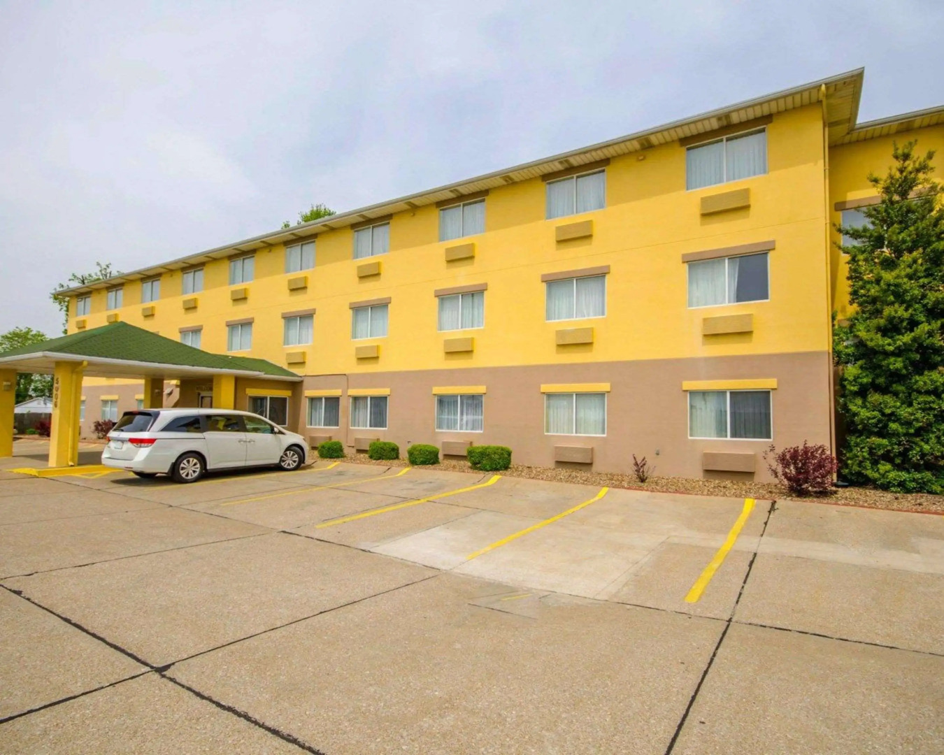 Quality Inn Evansville Eastland Area