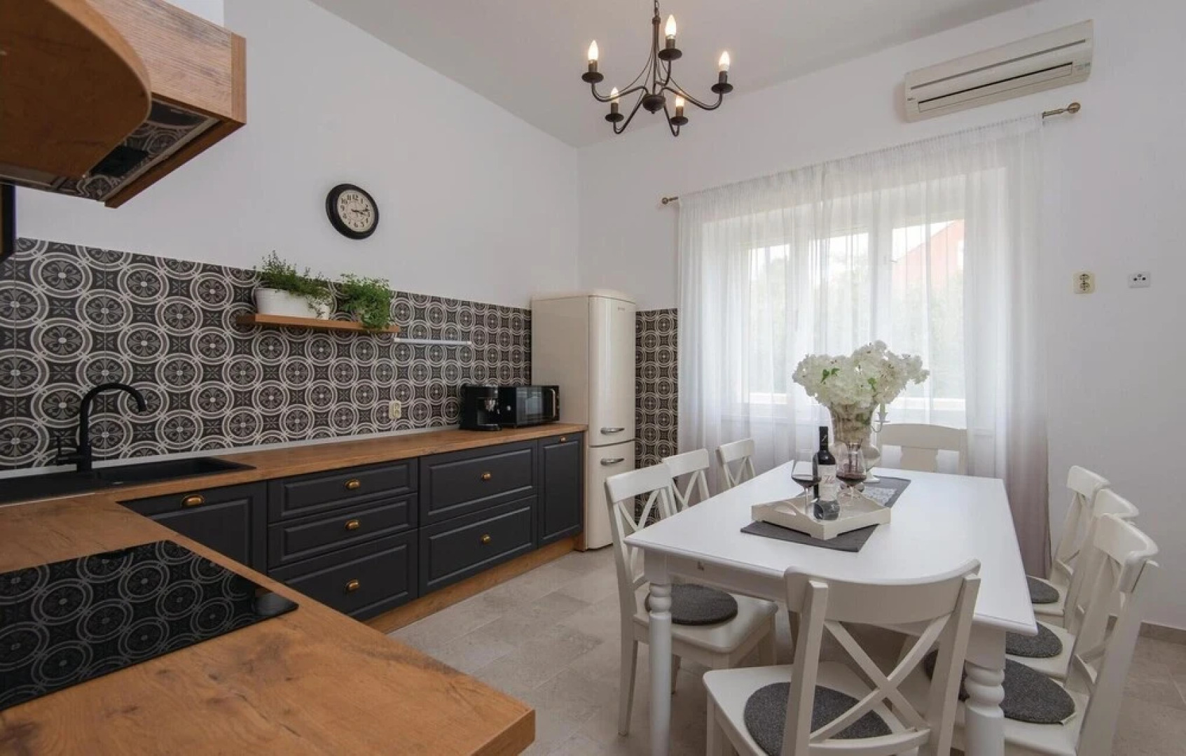 Amazing Home in Orebic with Hot Tub, WiFi & Outdoor Swimming Pool