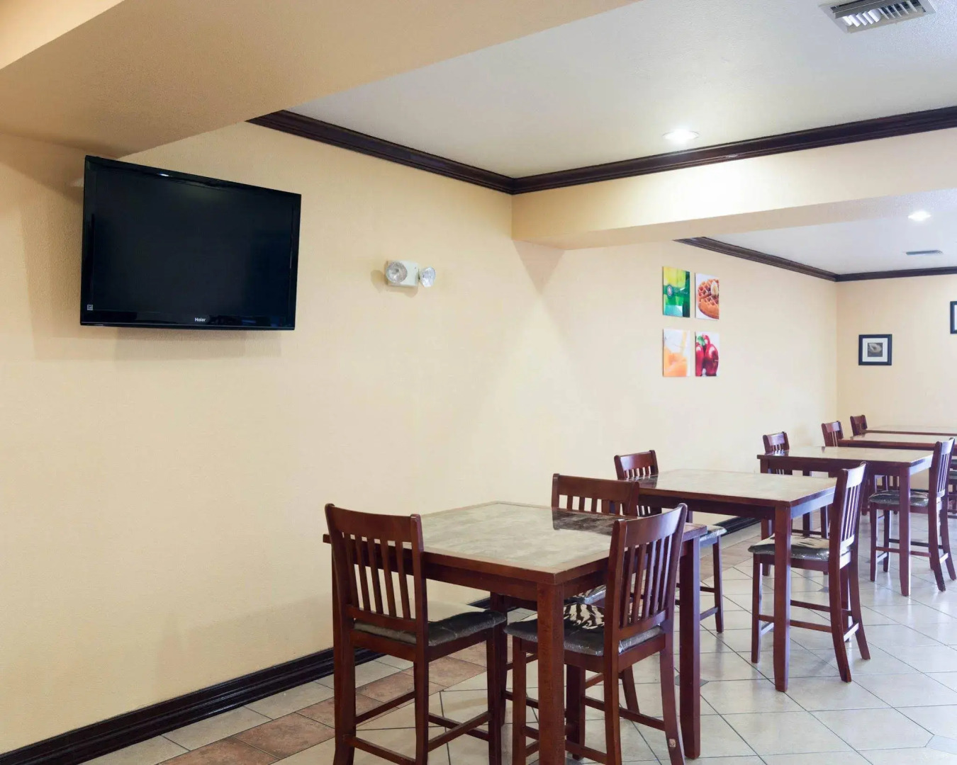 Quality Suites Houston IAH Airport - Beltway 8