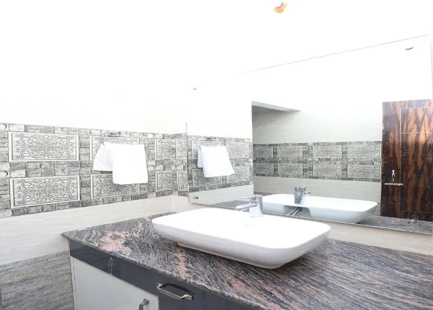 Mehra Dhaba by OYO Rooms