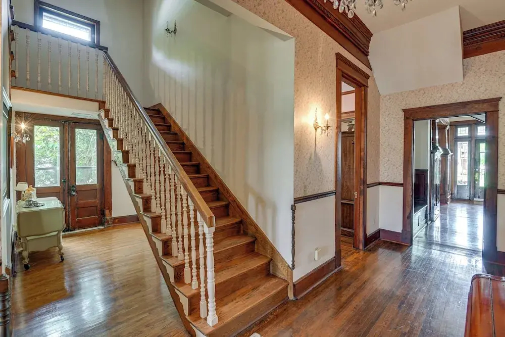 Walk to Lawrenceburg Square: Home for Large Groups