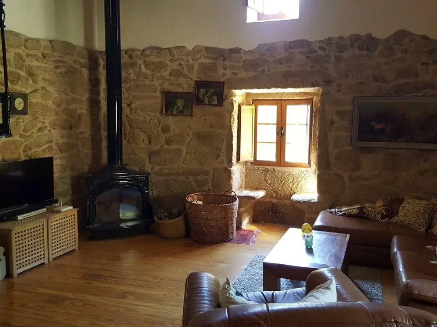 Stylish Property with Swimming Pool & Garden in Pontevedra near Portugal