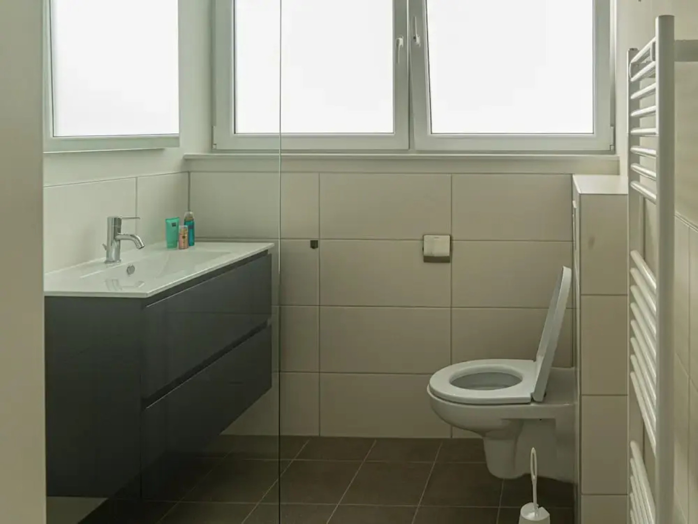 Lakeview Villa With Swimming and Fishing Pier