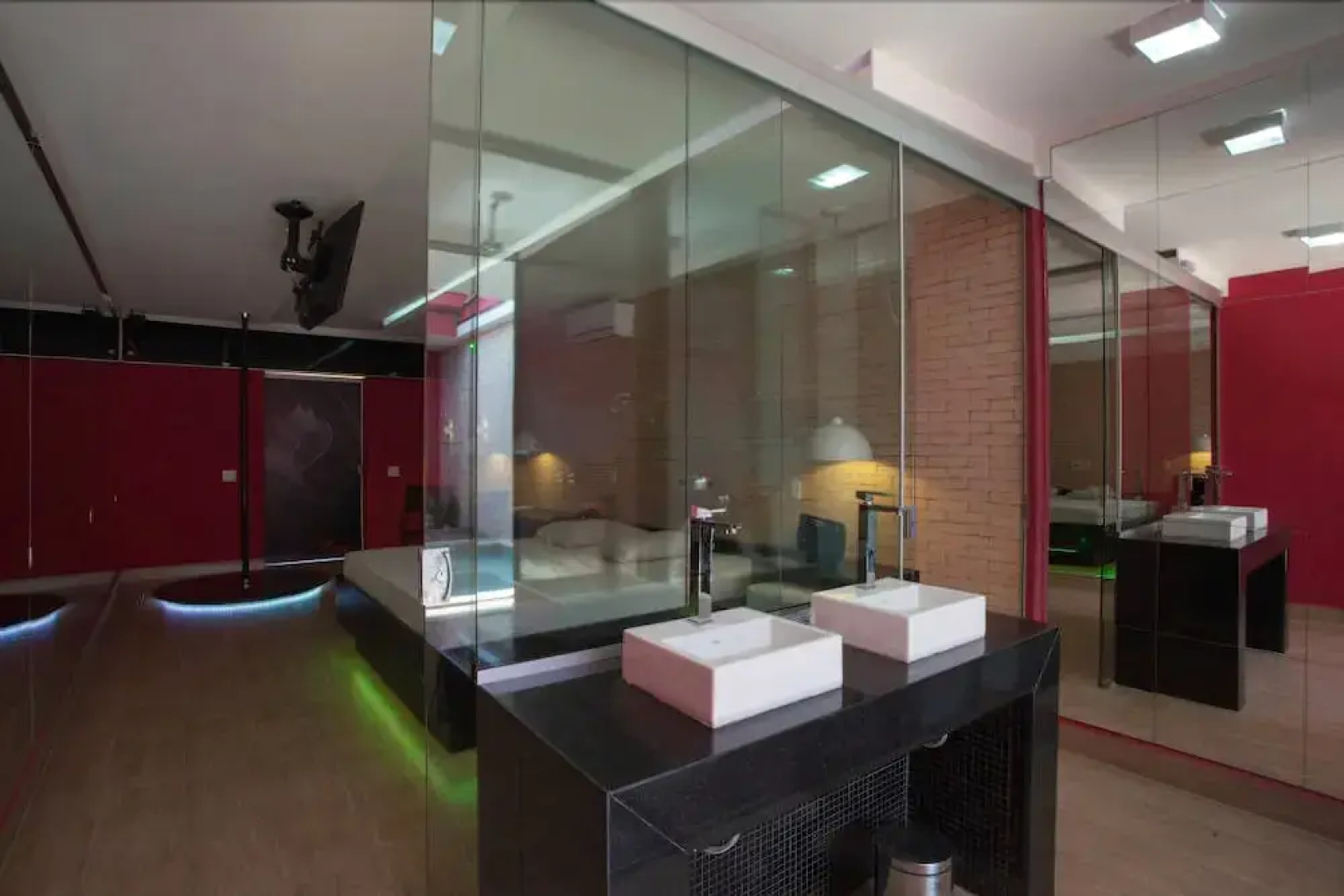 A Praia Motel - Adults Only