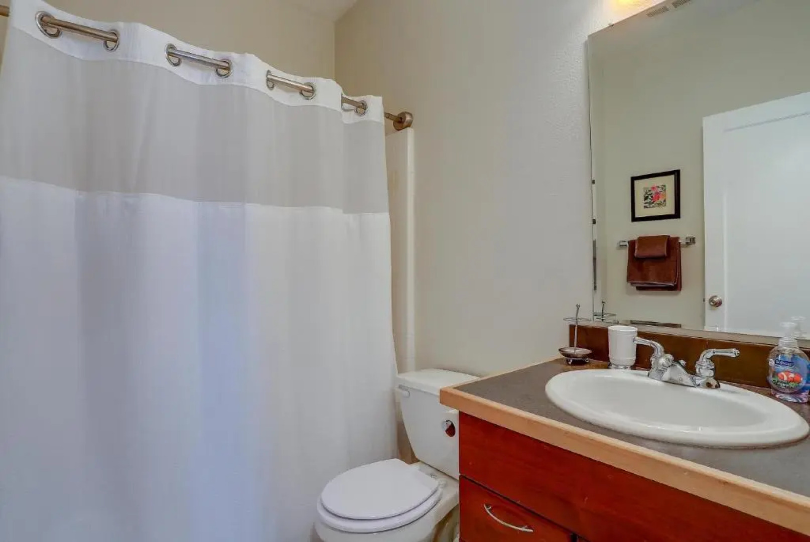 Surfsup!   *30 Day Minimum 3 Bedroom Home by RedAwning