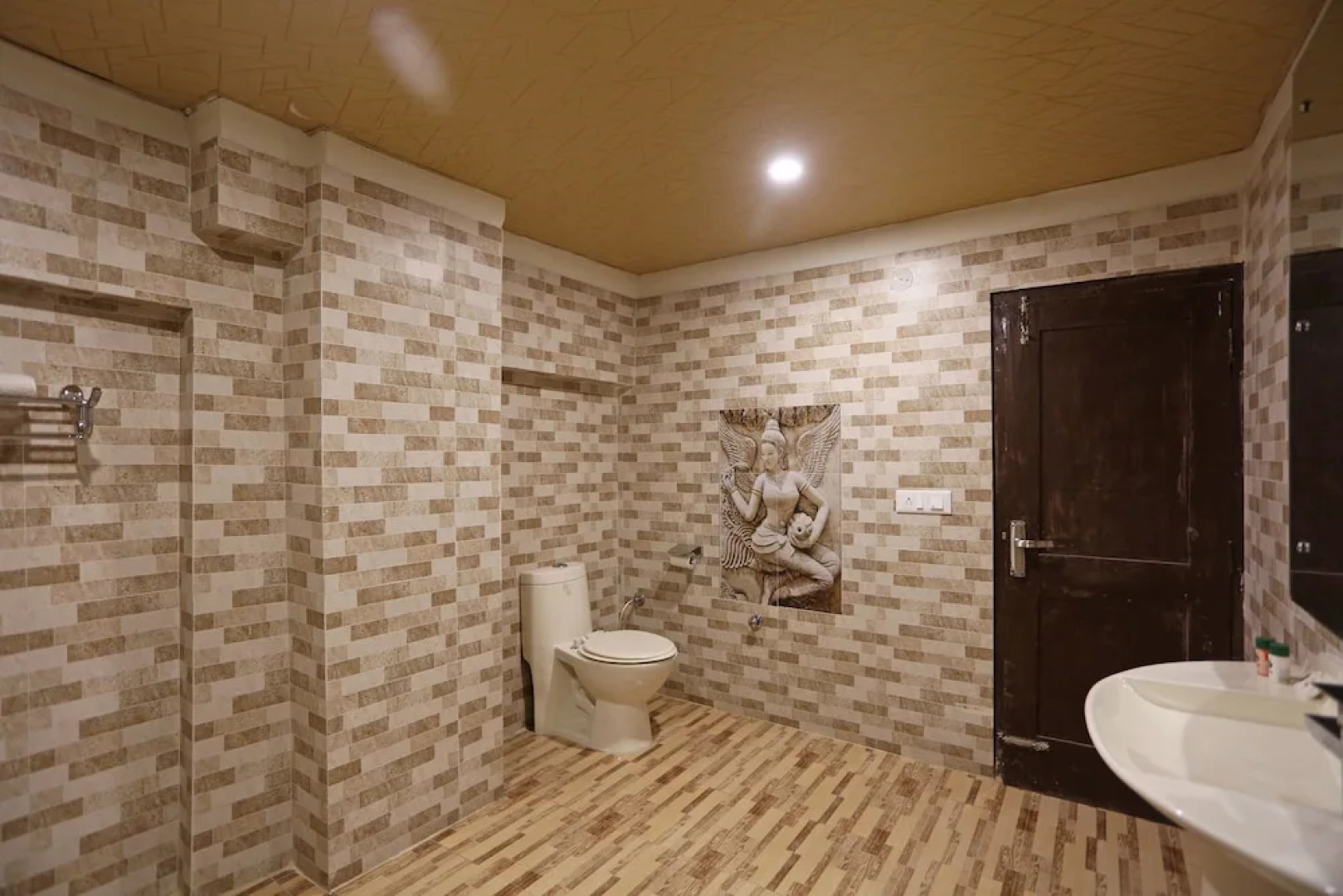 OYO 6517 Satyam International