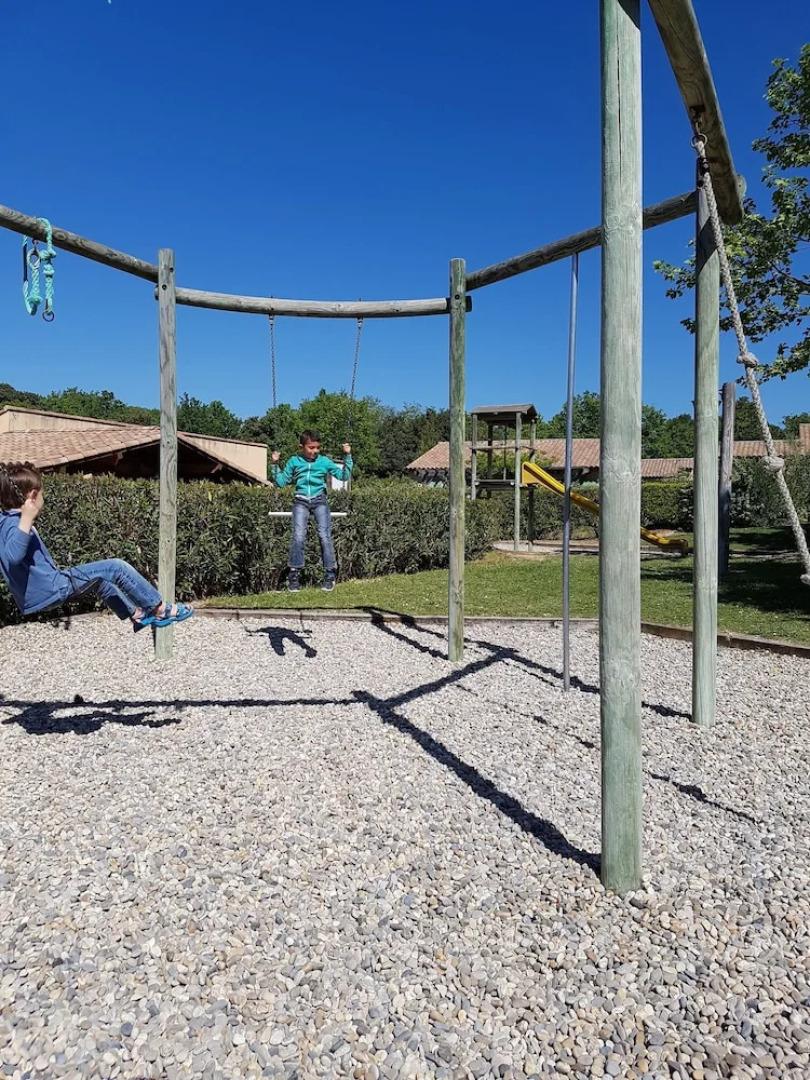 House With one Bedroom in Gaujac, With Pool Access and Furnished Terra