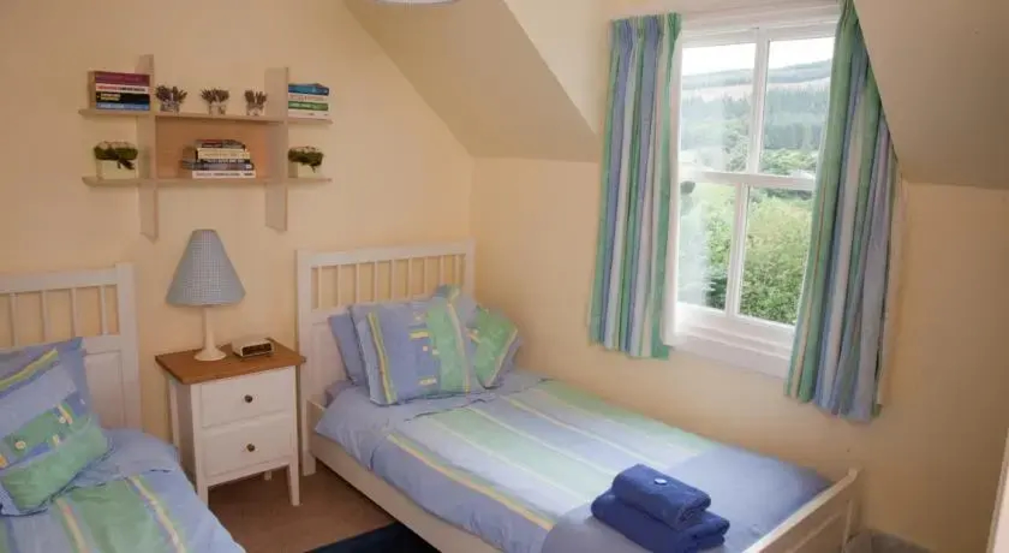 Cromald Cottages - East & West