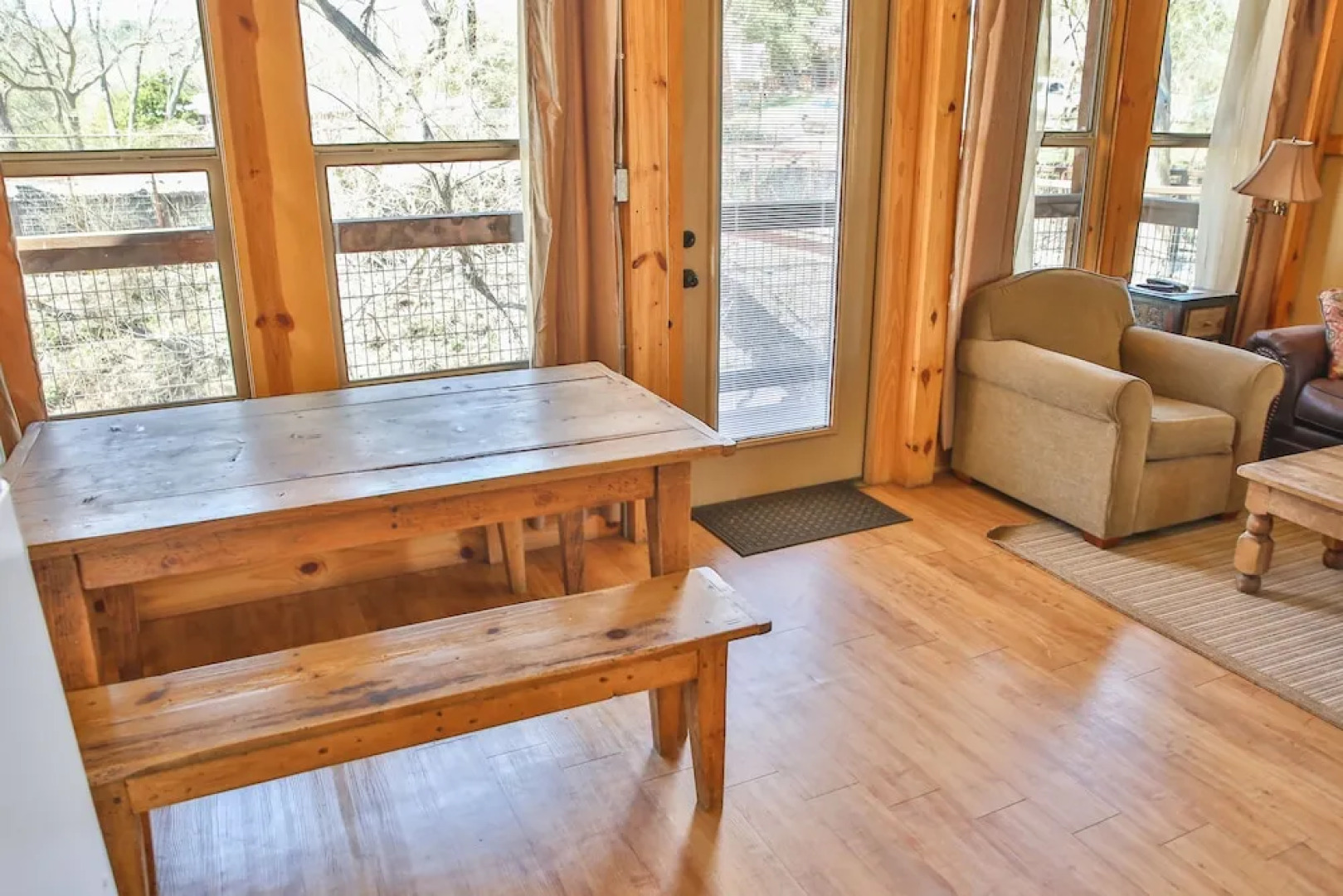 River Rd. Treehouses-Mourning Dove Haus