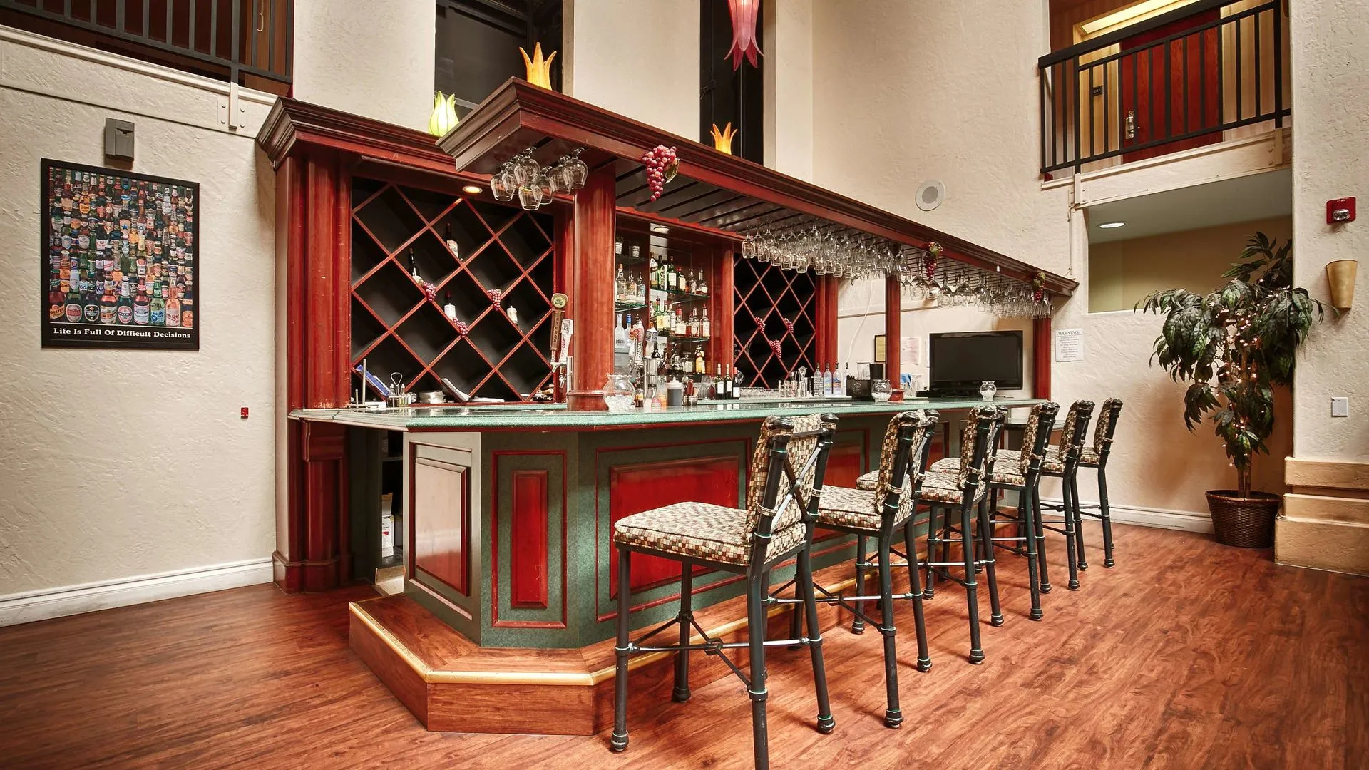 Best Western Plus Villa Del Lago Inn Patterson