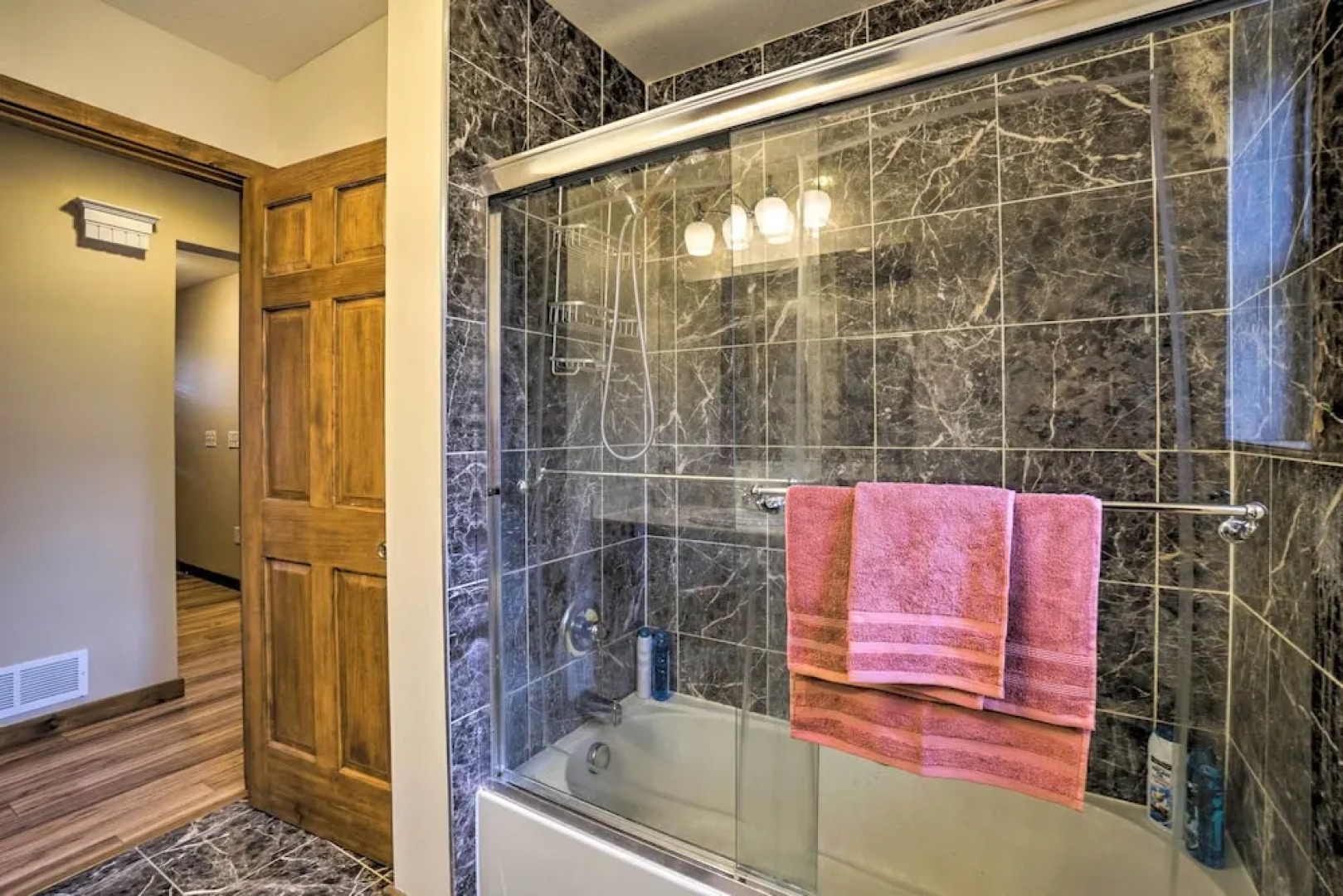 Spacious Buckeye Lake Home w/ Hot Tub & Fire Pit!