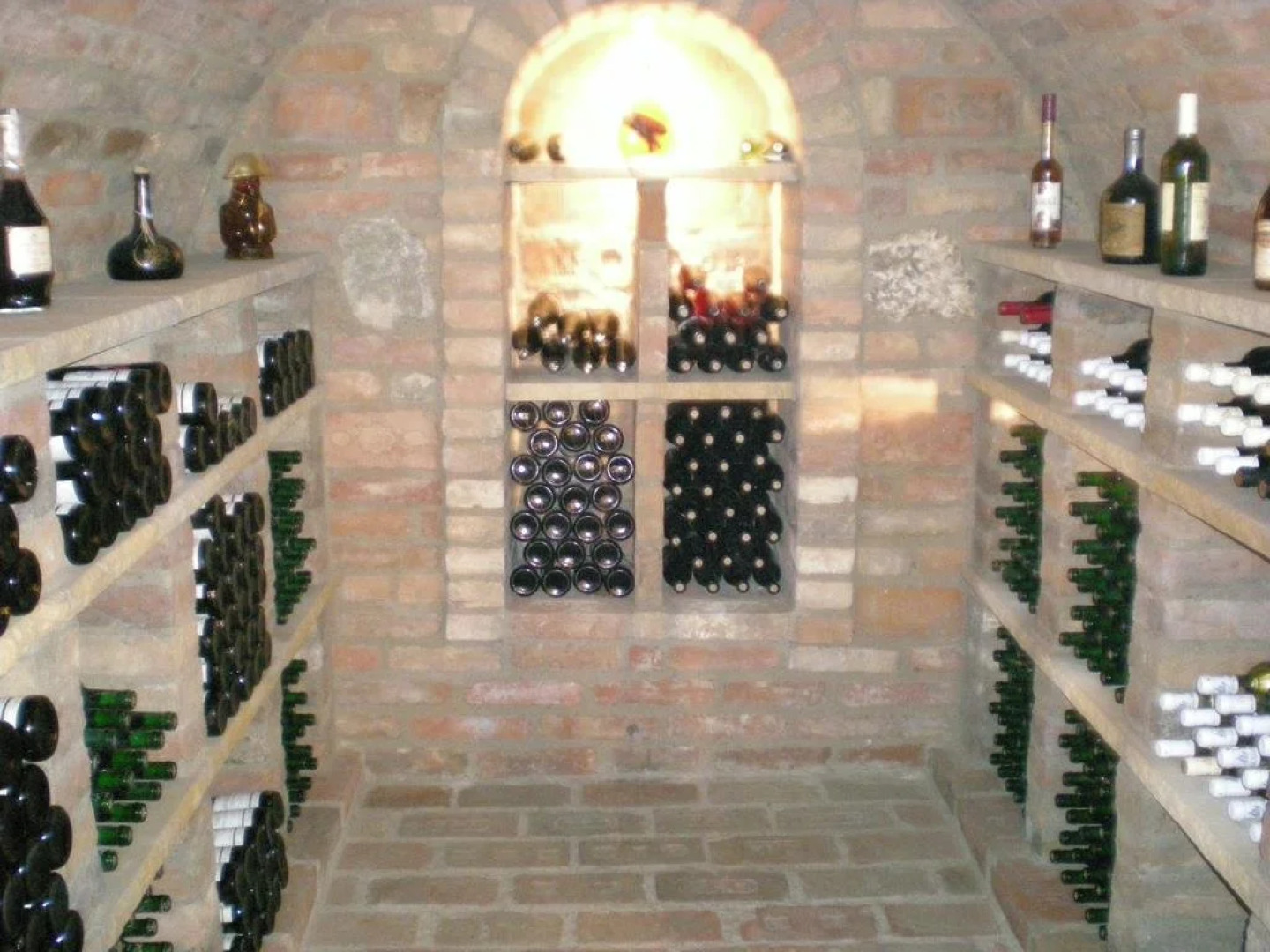 Mikulov - Inn - hotel s vinným sklepem Venuše