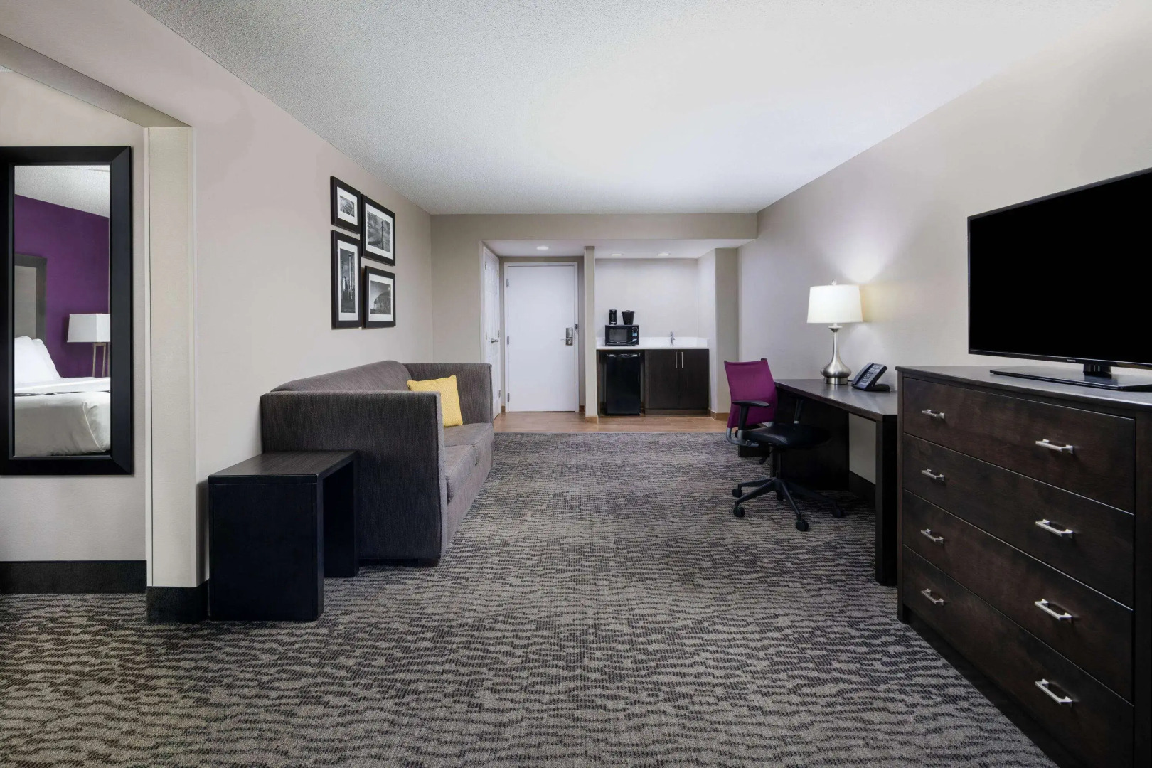 La Quinta Inn & Suites by Wyndham Kennesaw