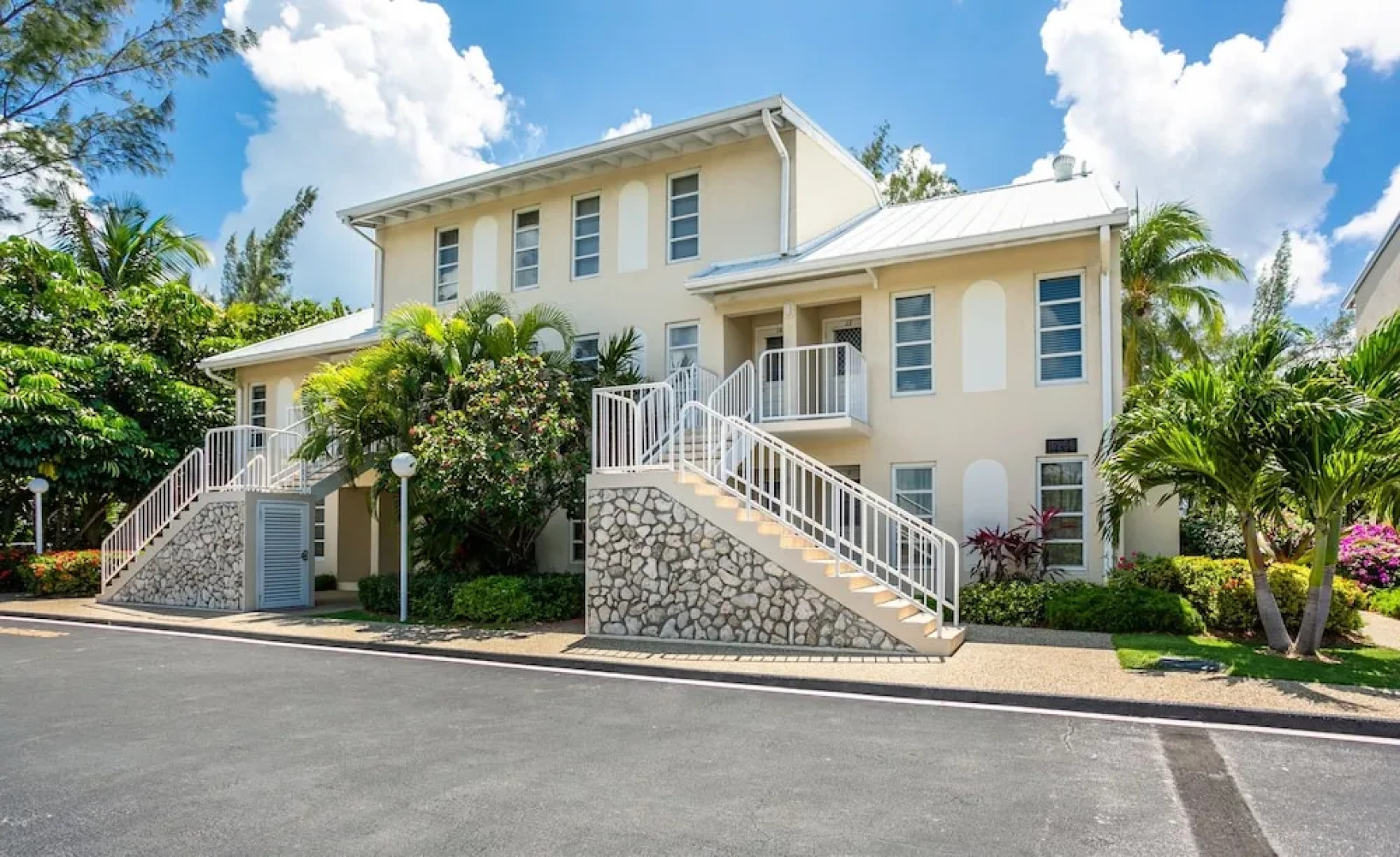 White Sands by Cayman Villas