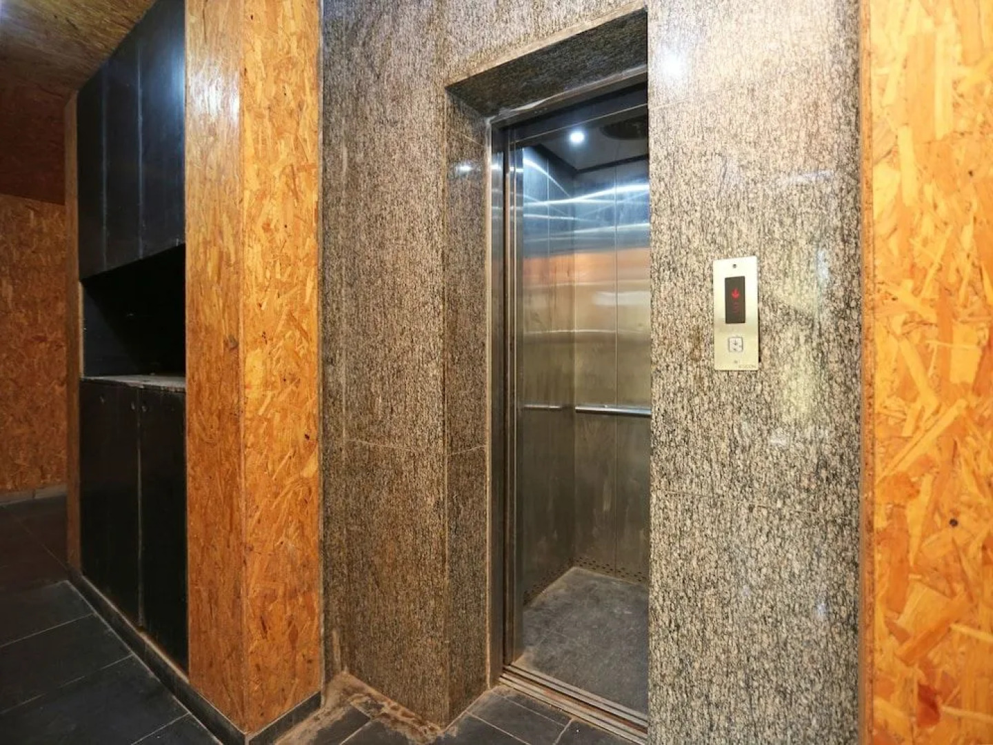 OYO 13592 Royal Stay Inn