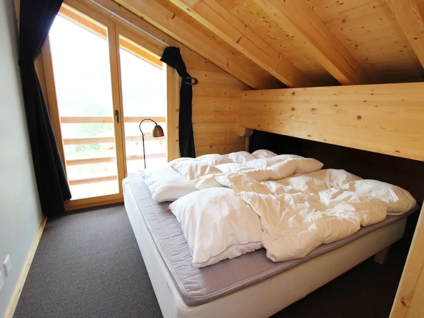 Superb new Chalet, Built in 2010, in the Middle of the ski Resort of Tzoumaz