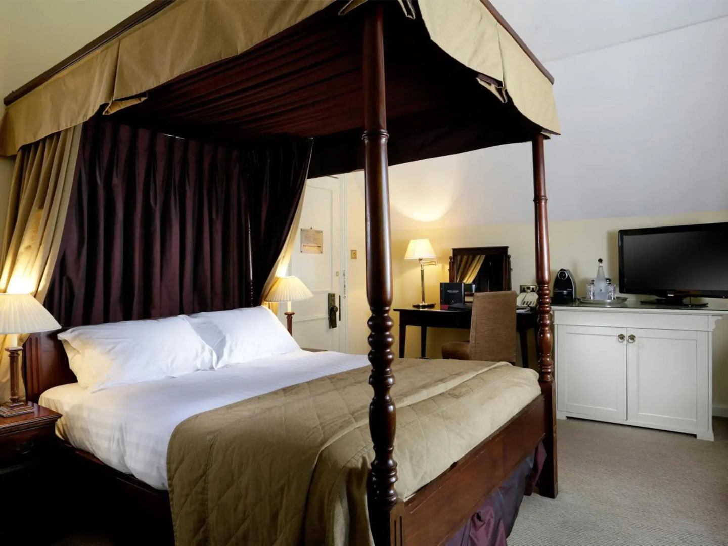Macdonald Alveston Manor Hotel & Spa