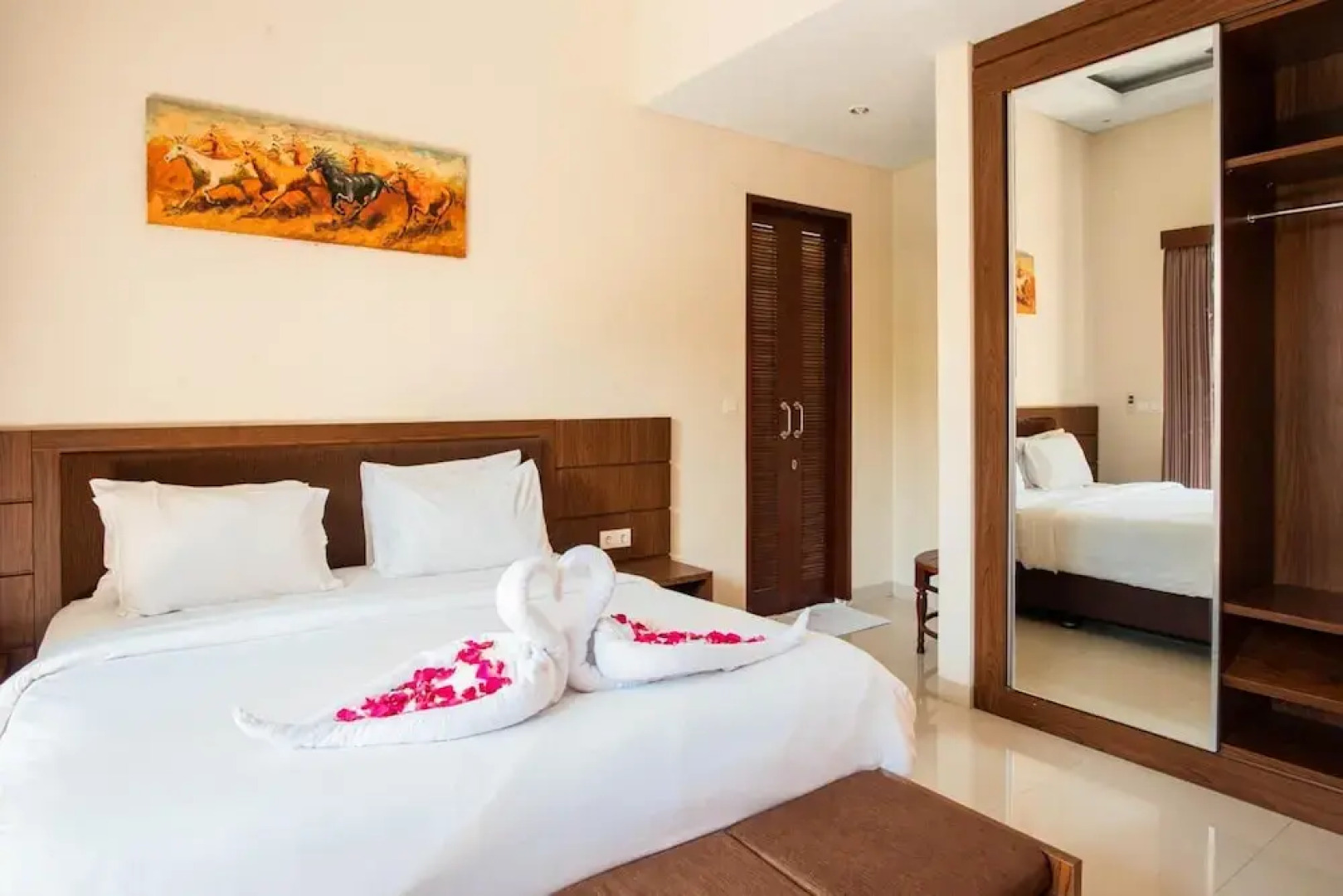 Istha Puri By Dwaraloka