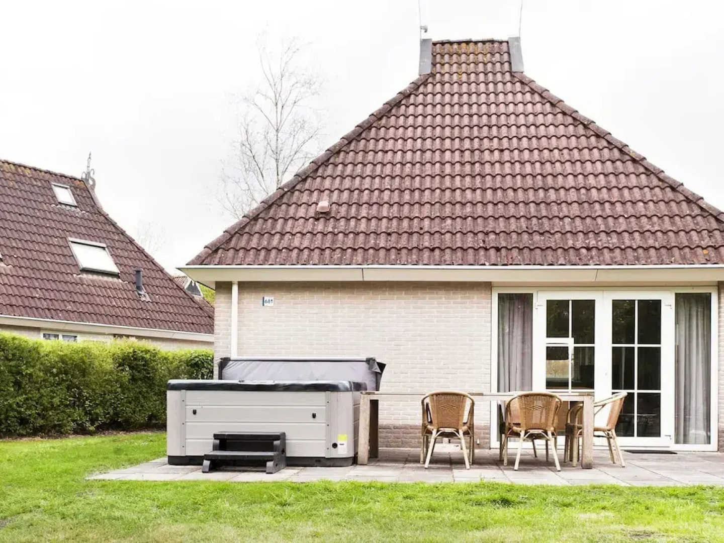 Bungalow in Friesland With Private Spa & Sloop
