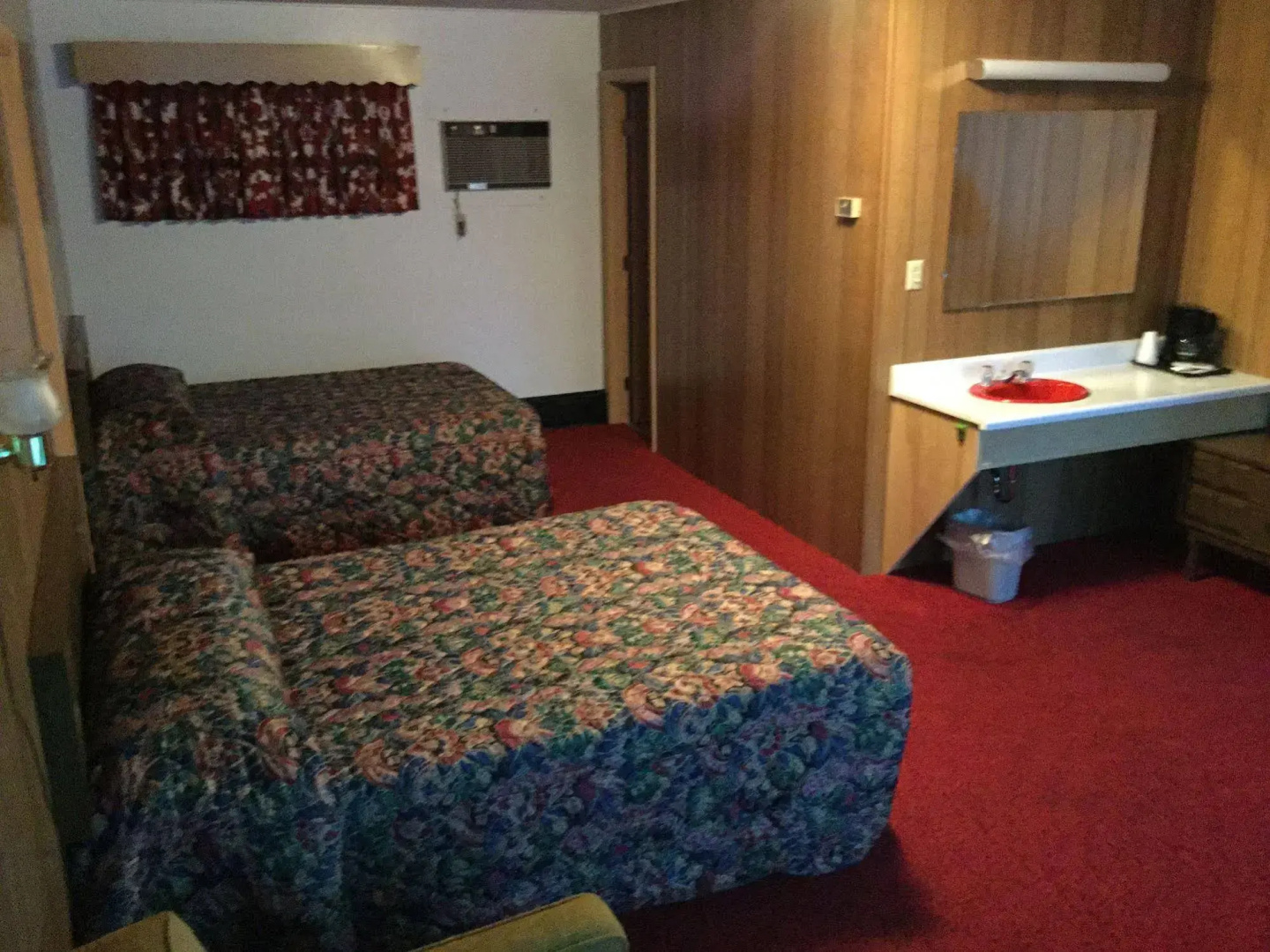 Cedars Motel