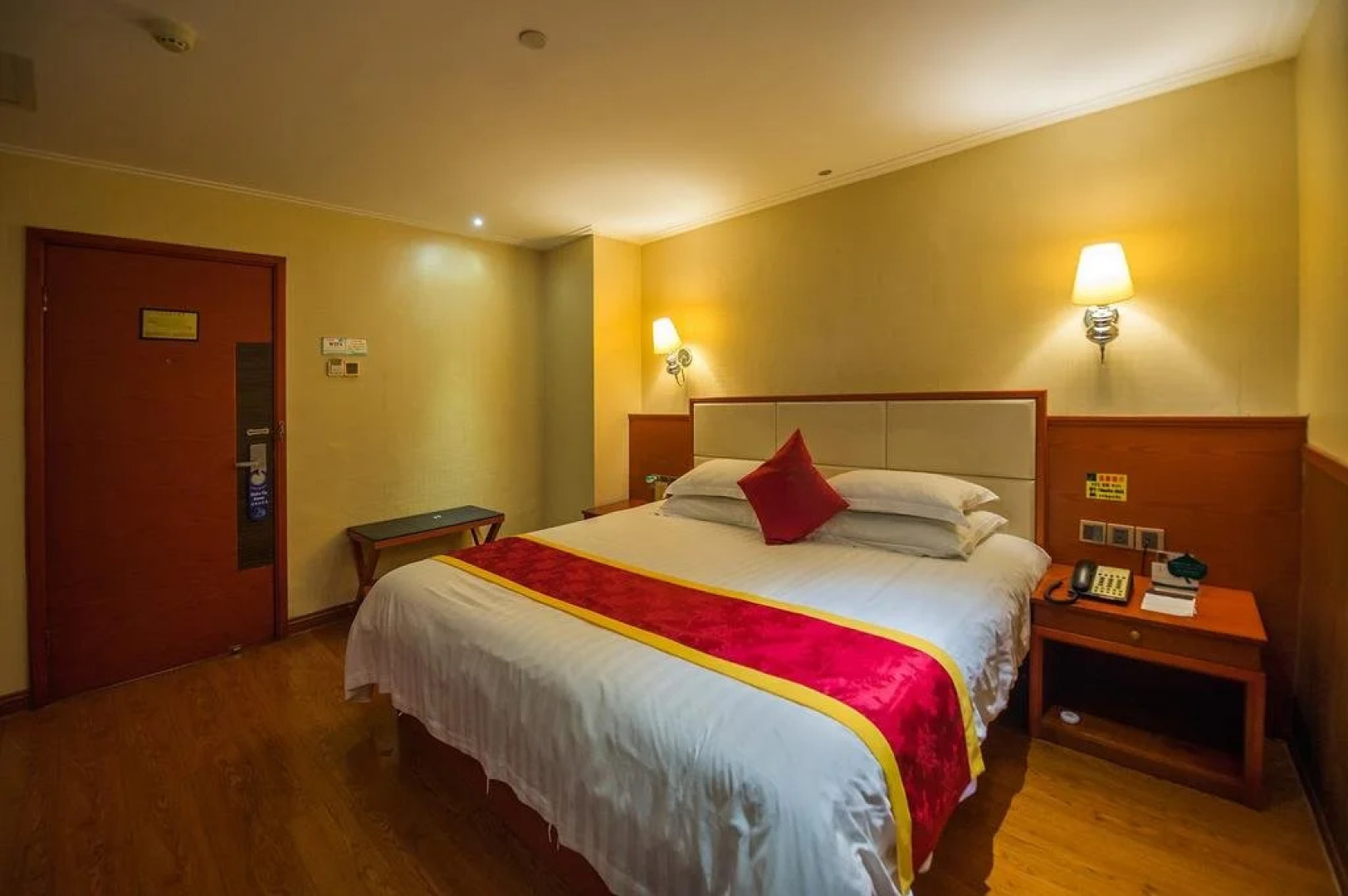 Manhattan City Hotel