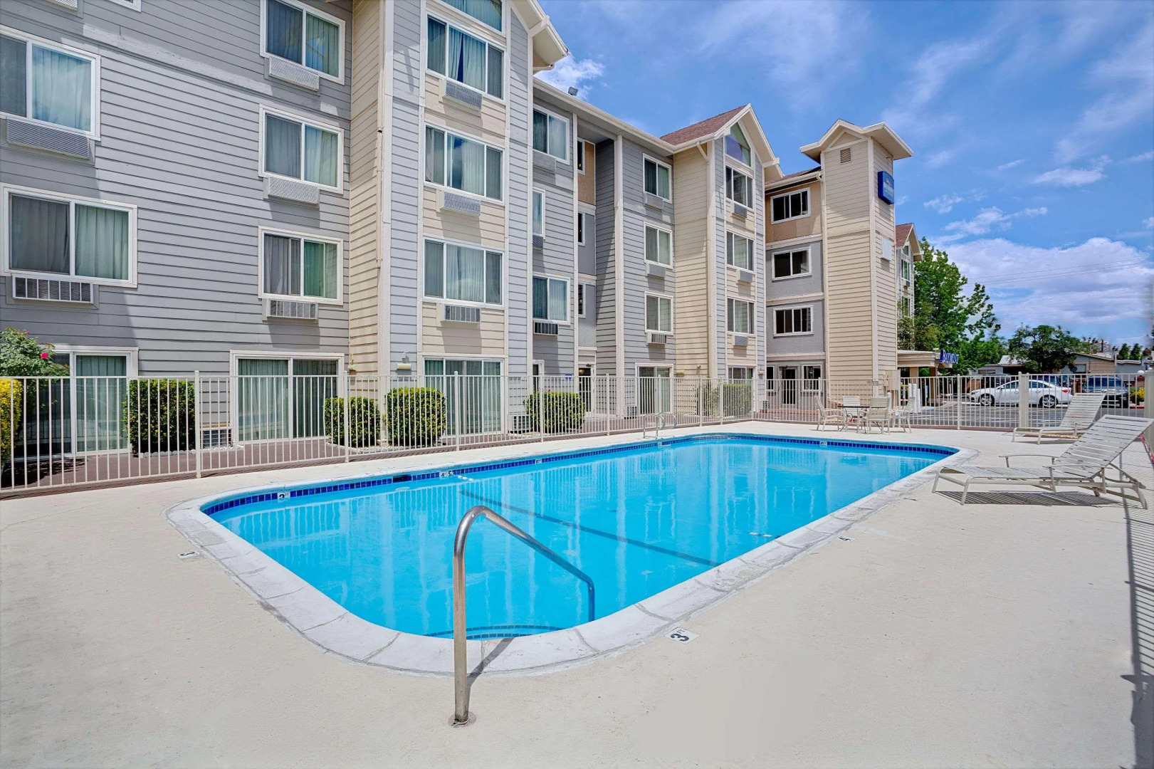 Baymont Inn & Suites