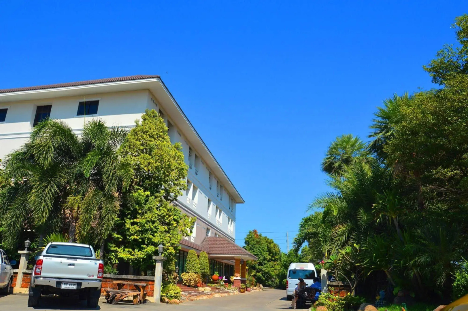 Silver Gold Garden Suvarnabhumi Airport Hotel