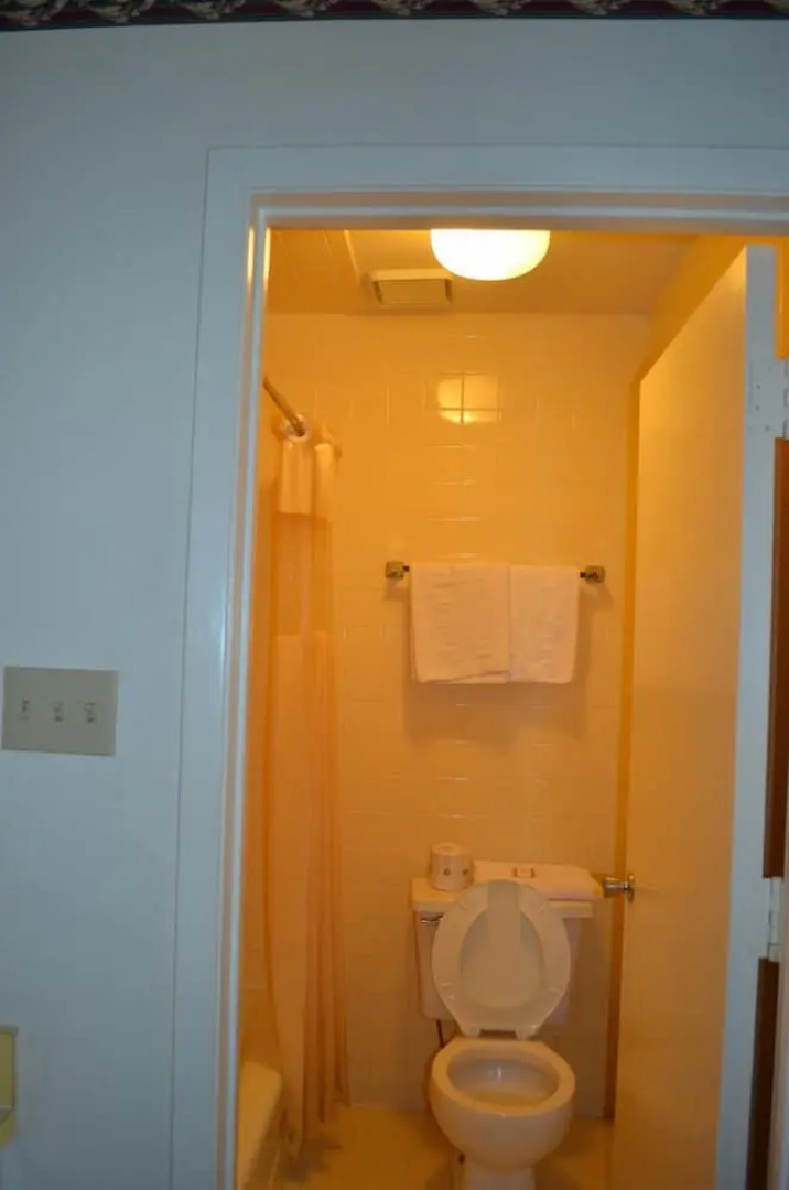 Granbury Inn & Suites