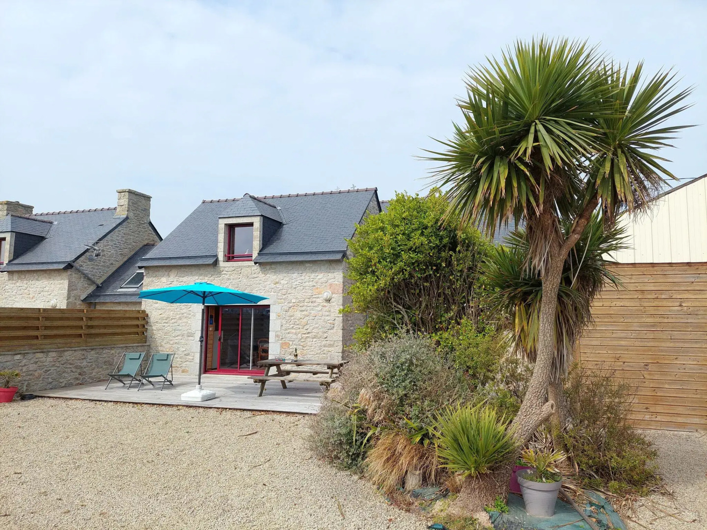 Semi-detached house with sea views, Cléder