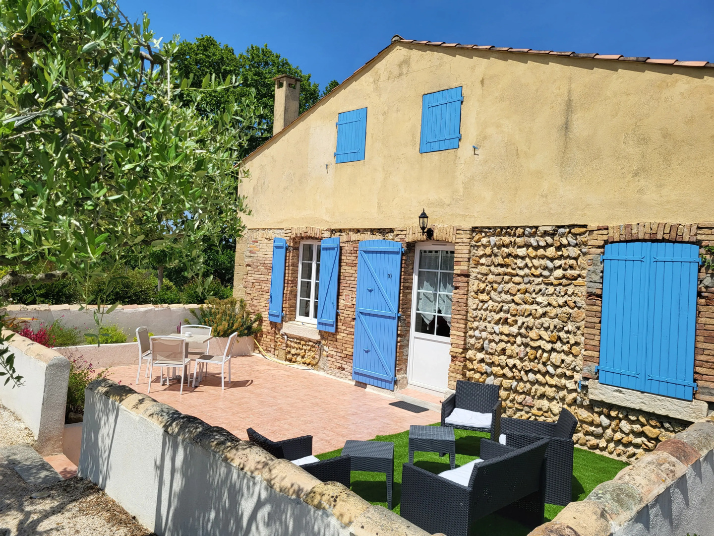 Logis Hotel La Bastide St Bach