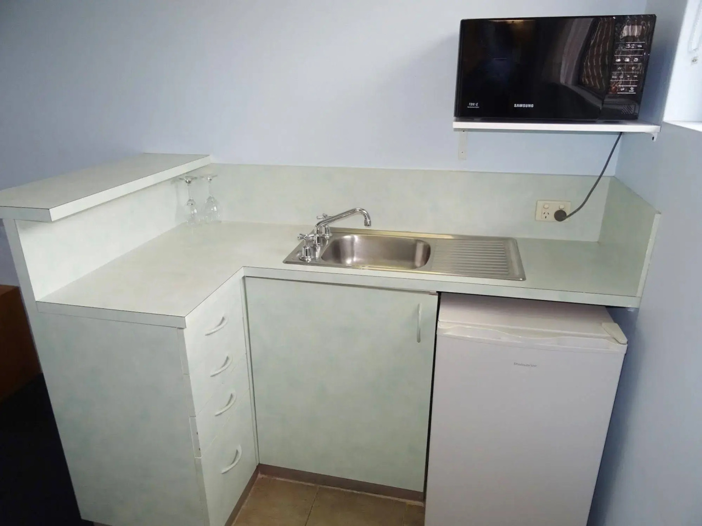 Haven Waters Motel & Apartments