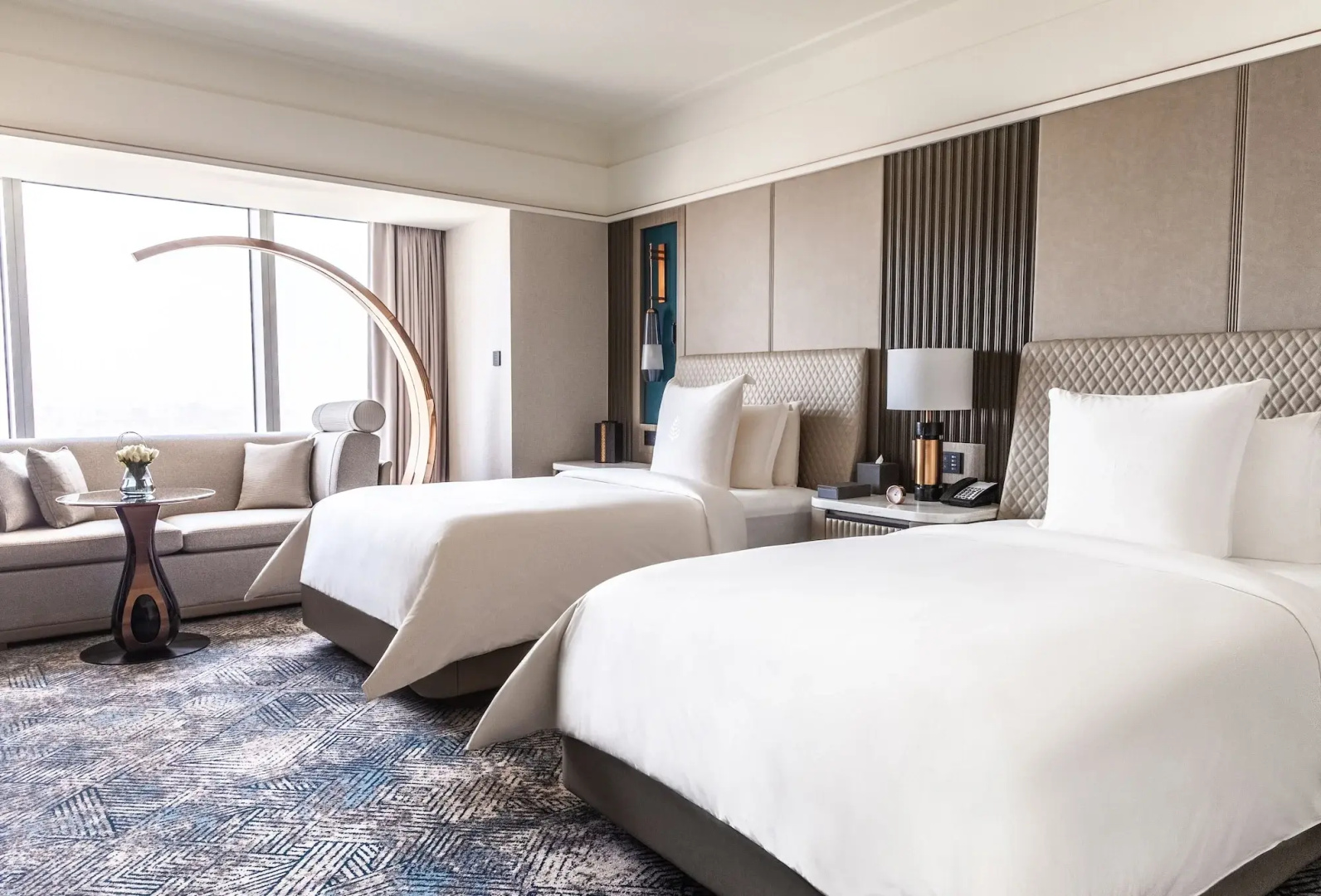 Отель Four Seasons Riyadh At Kingdom Center