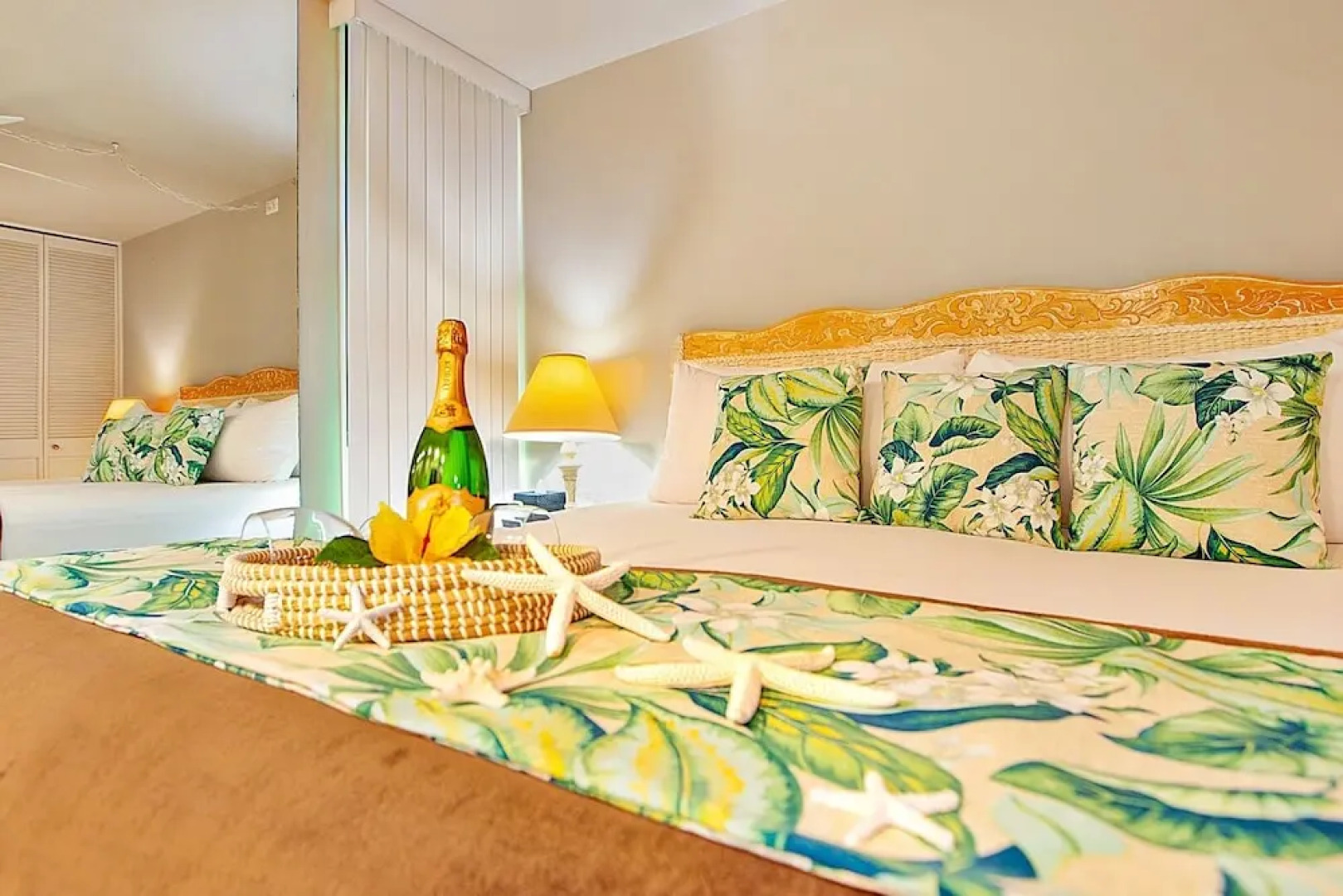 Kaleialoha #207 1 Bedroom 1 Bathroom Condo by Redawning