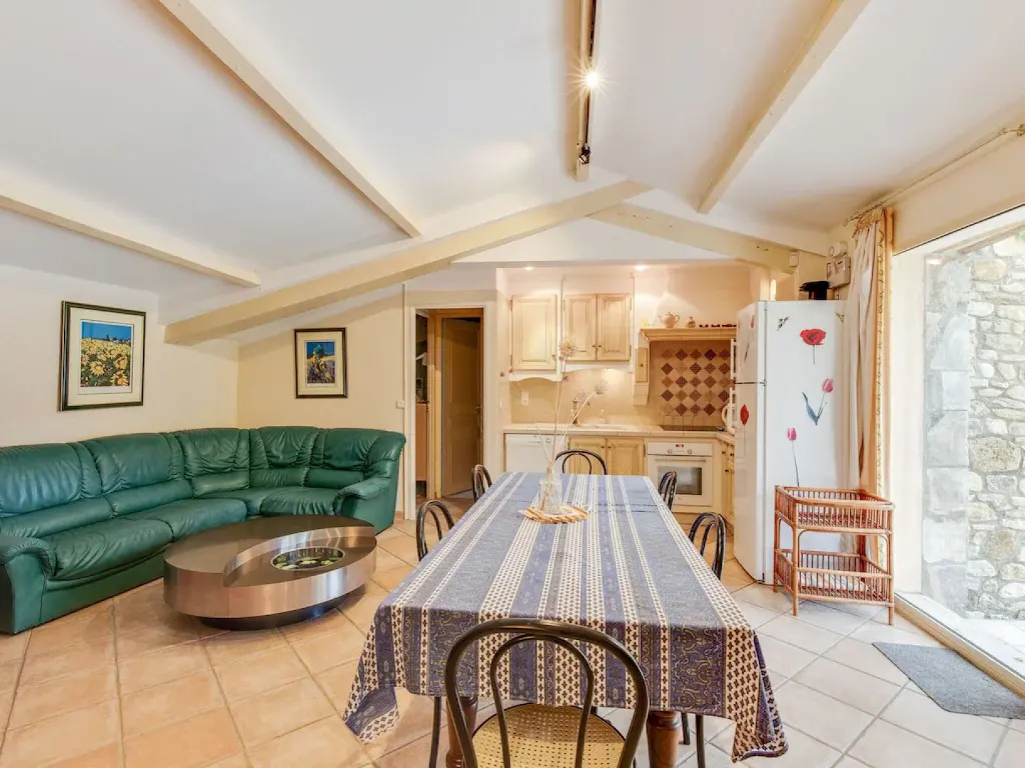 Large holiday home in Vaison-La-Romaine with garden