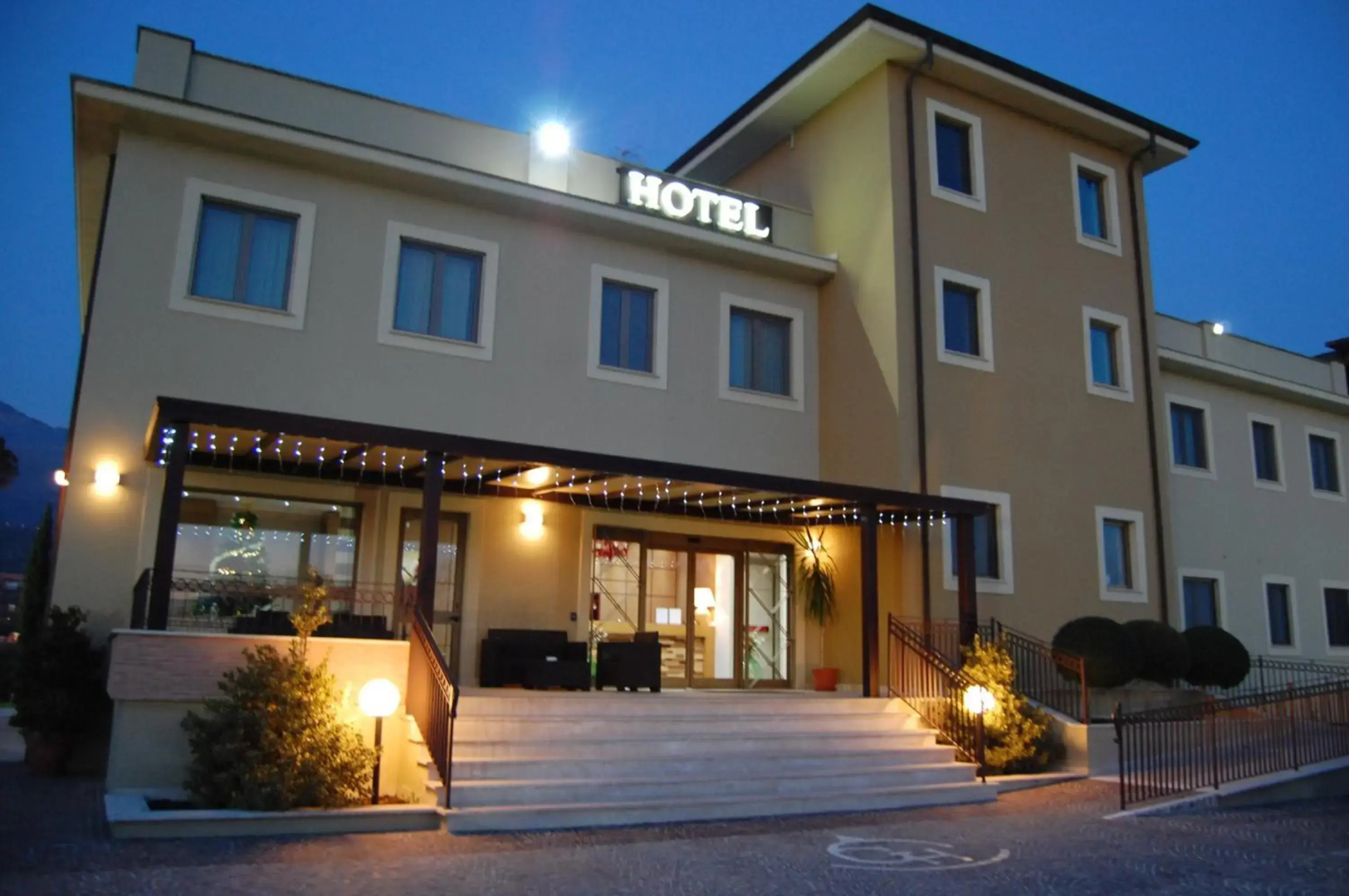 GigaHotel