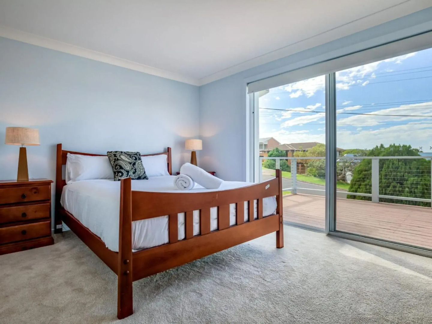 KITESURFER Gerroa 4pm checkout on Sundays