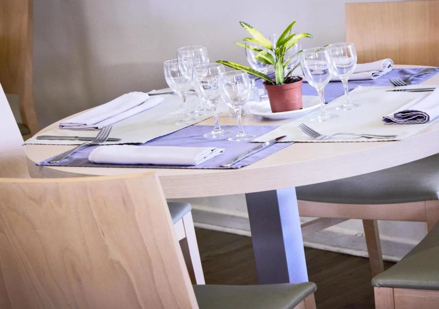 Kyriad & Kyriad Direct Auxerre Appoigny Komplex