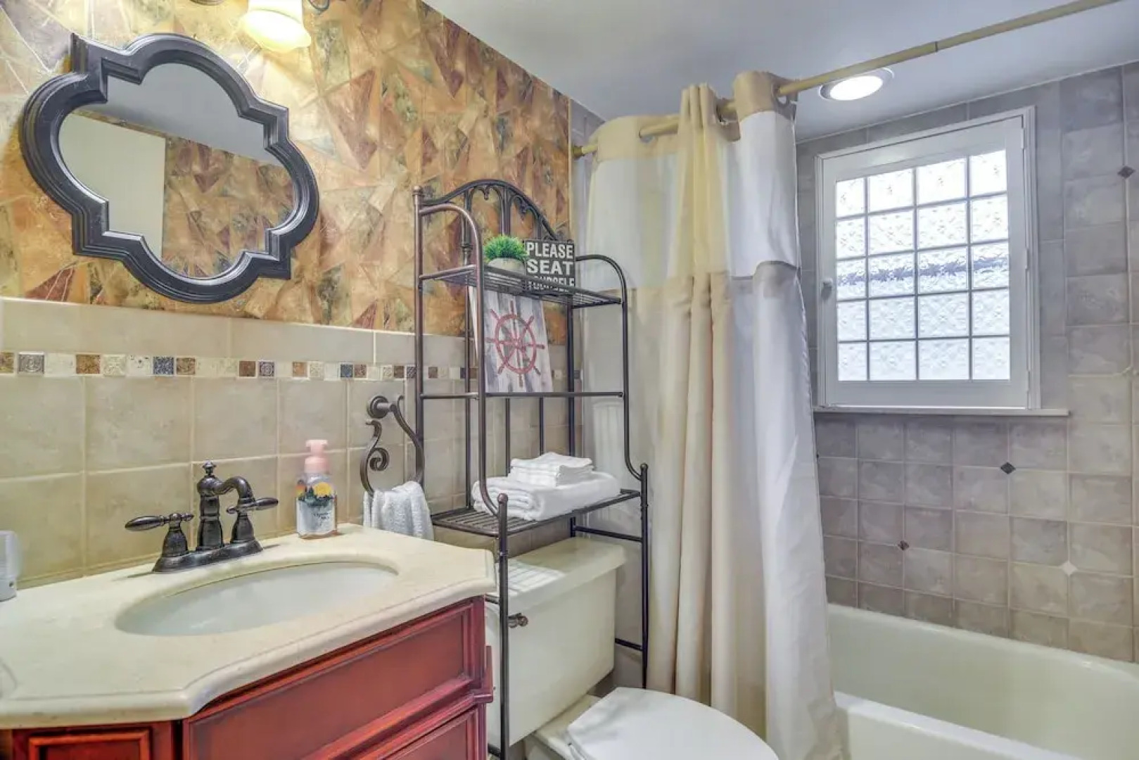 Coastal Getaway in Seminole < 3 Mi to Beach!