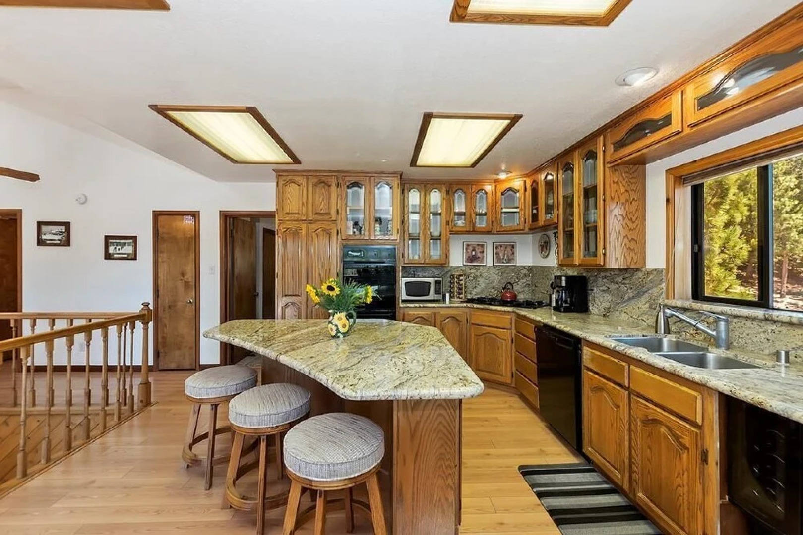 033 - Bruin Trail Retreat