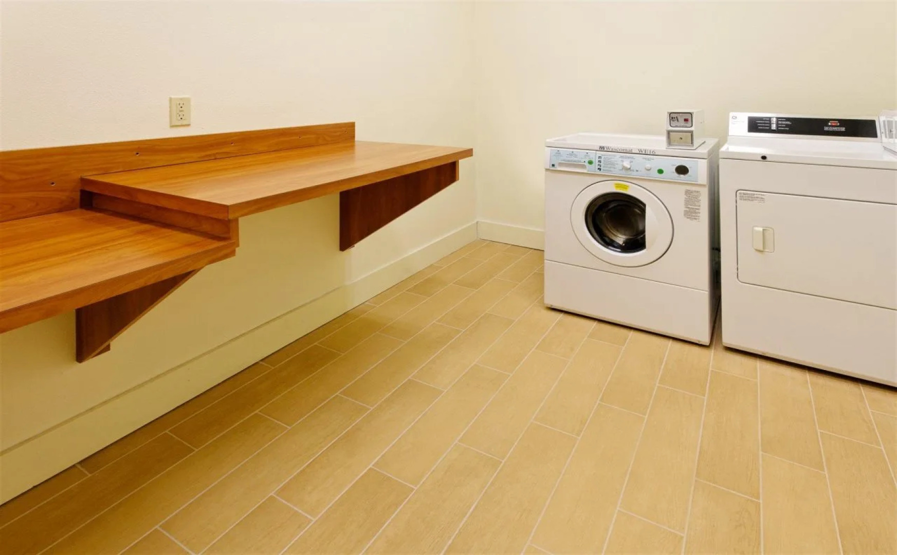 Holiday Inn Express & Suites Canyonville