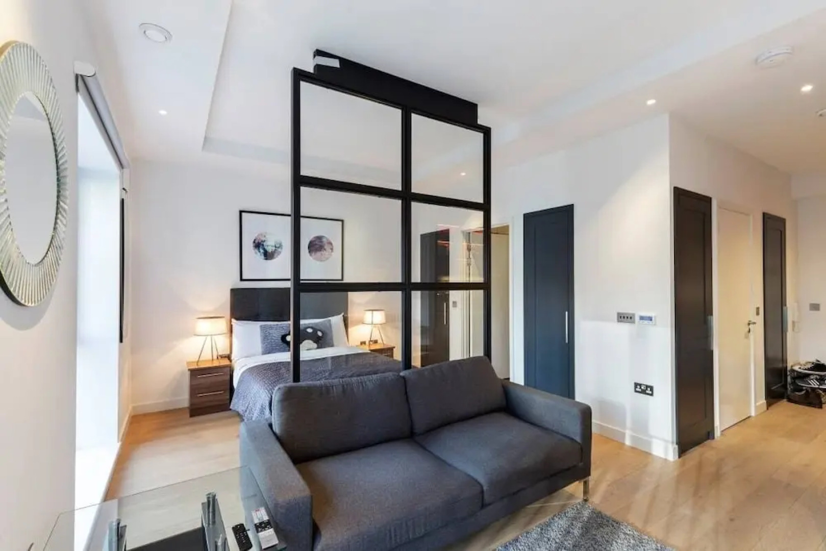 Stunning Studio With Decorated Interior in Poplar