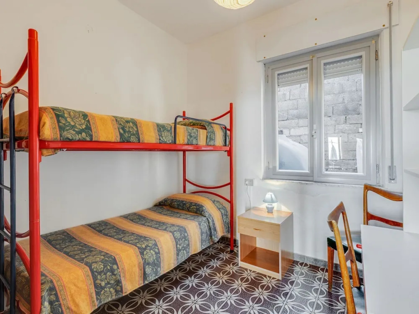 Spacious Holiday Home in Tresnuraghes near Sea