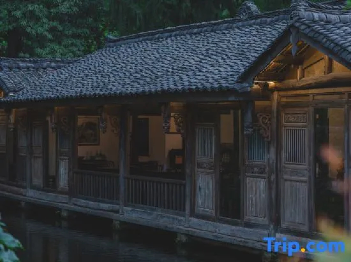 Qujia Courtyard Guesthouse