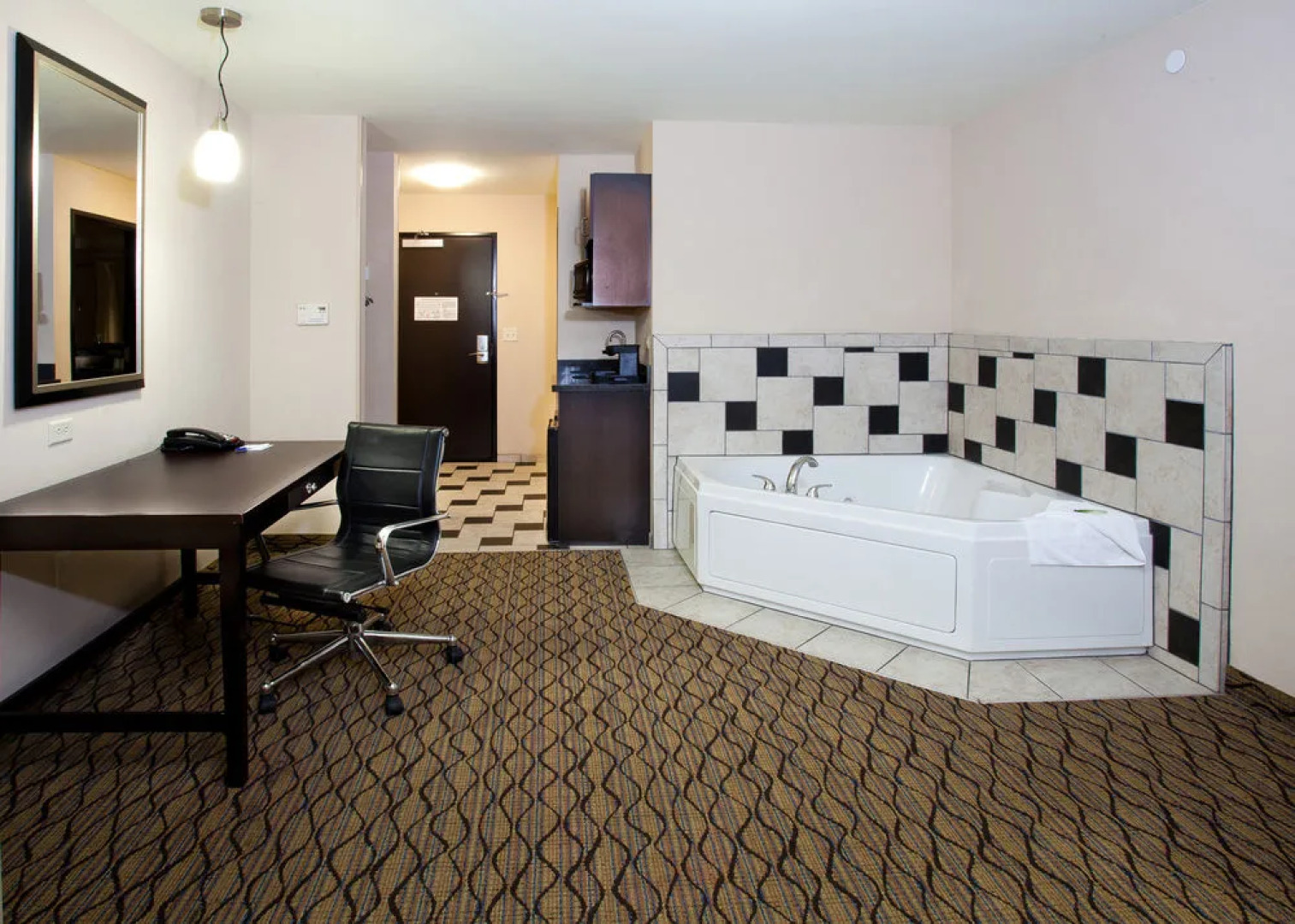 Holiday Inn Express & Suites Tulsa South Bixby