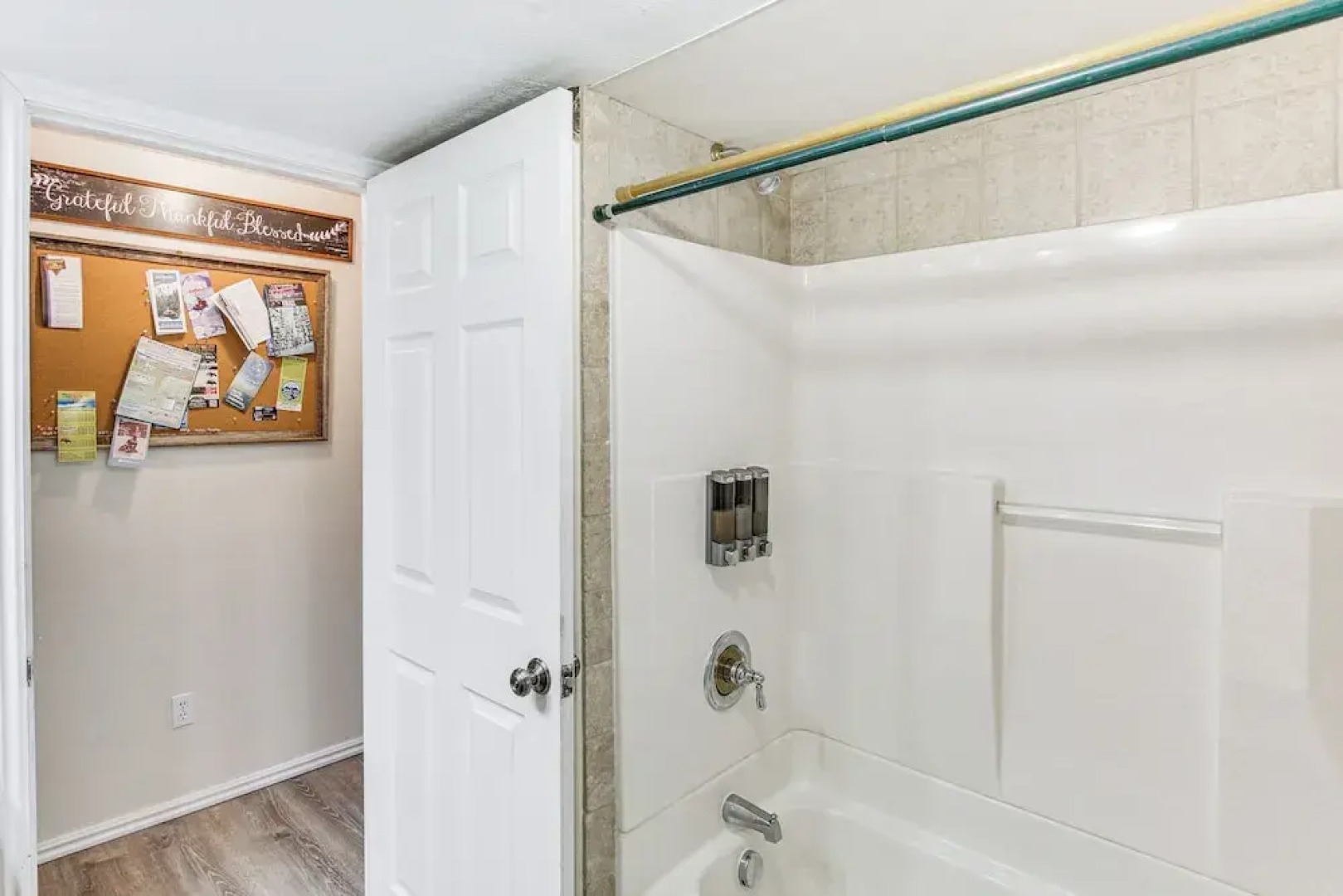 Scenic Views & Game Room: Garden City Retreat!