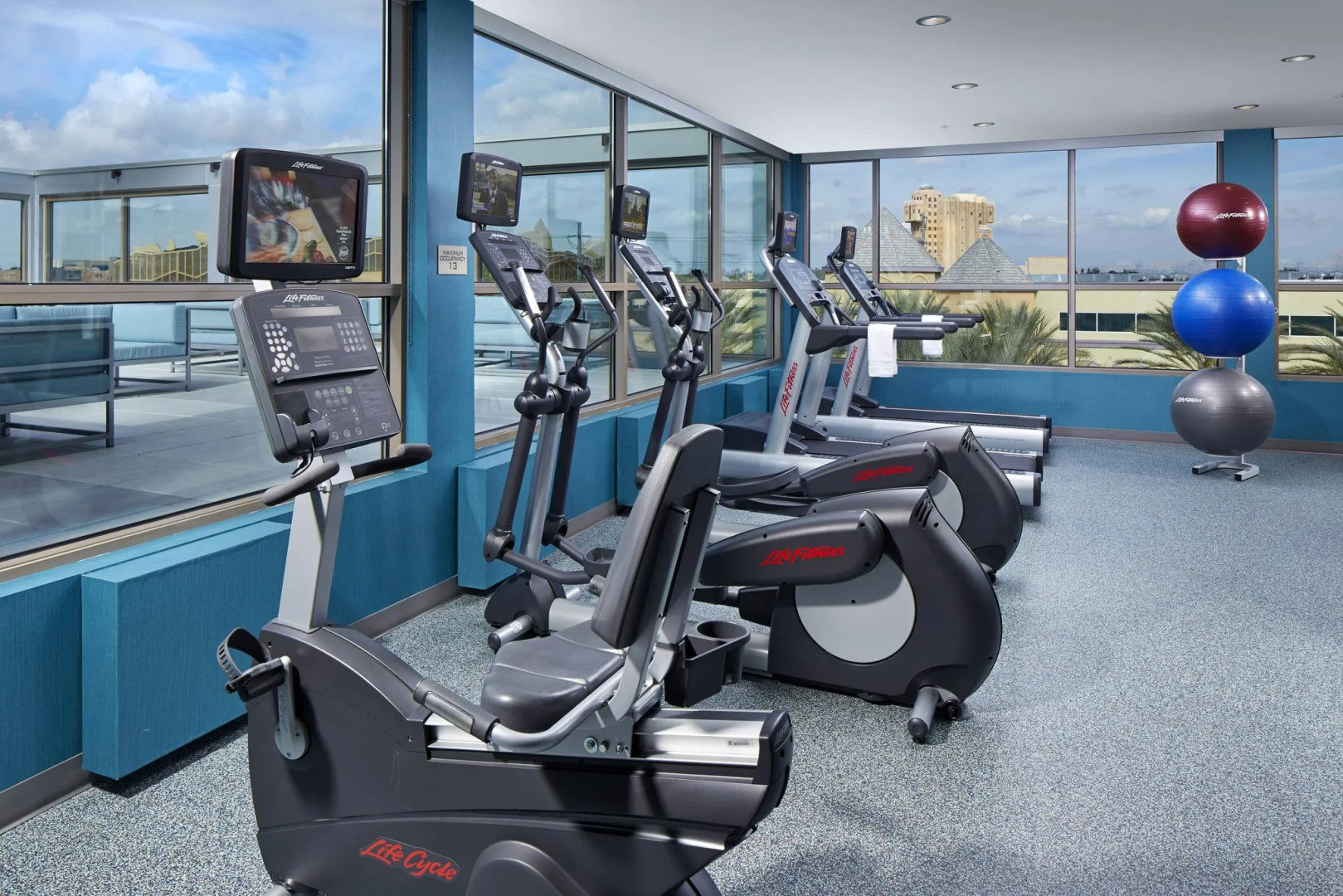 SpringHill Suites by Marriott at Anaheim Resort Area/Convention Center (Women only)